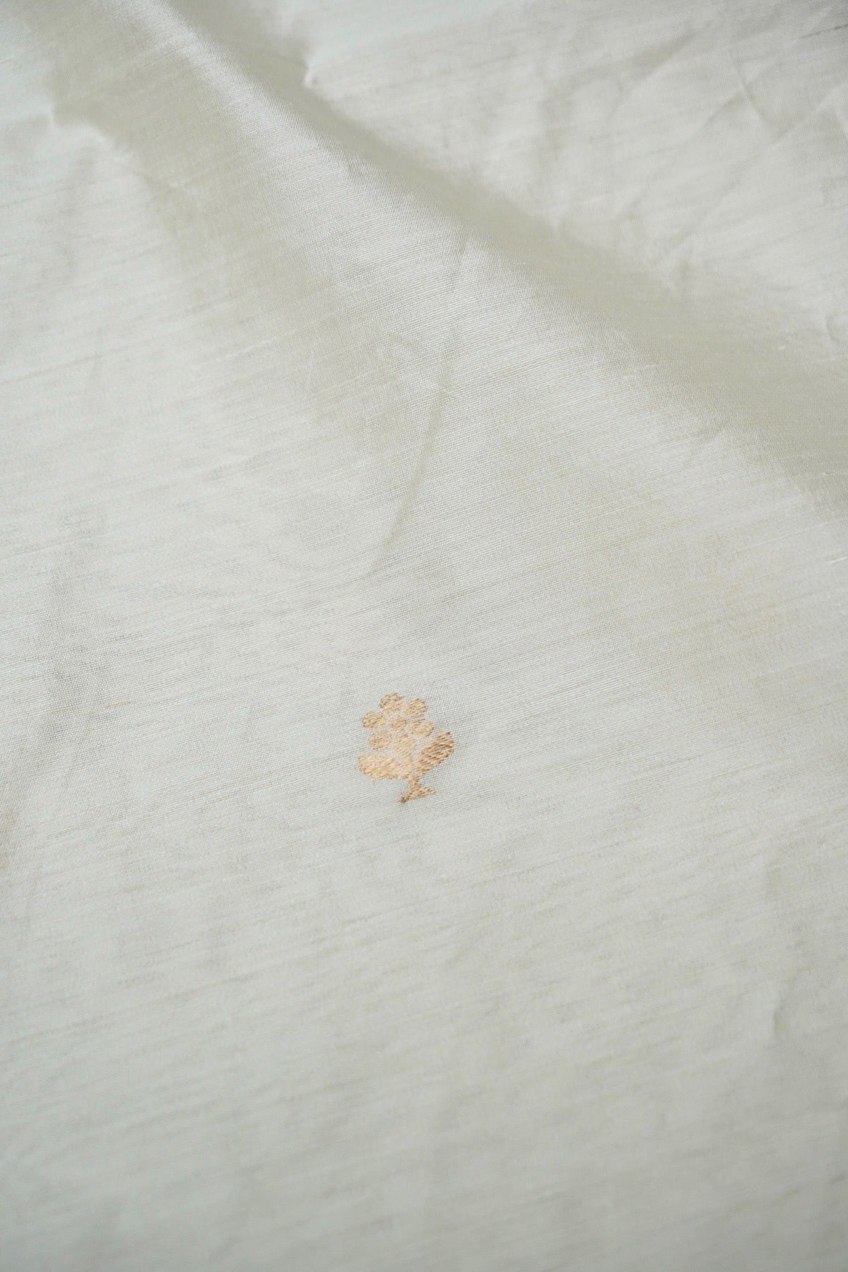 Moonga Silk Handloom Banarasi Fabric