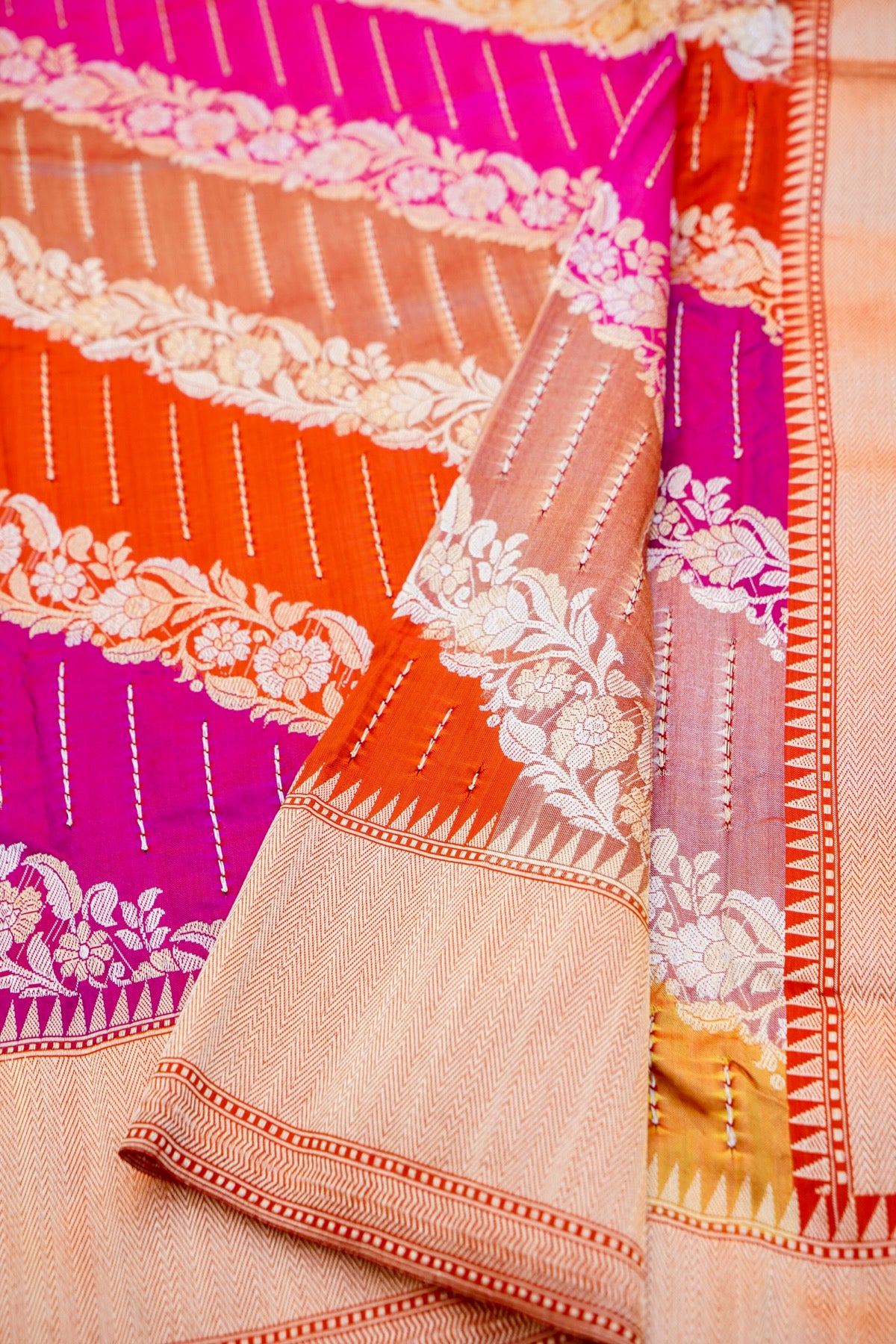 Handloom Banarasi Katan Silk Rangkat Saree with Githi Technique - Khinkhwab
