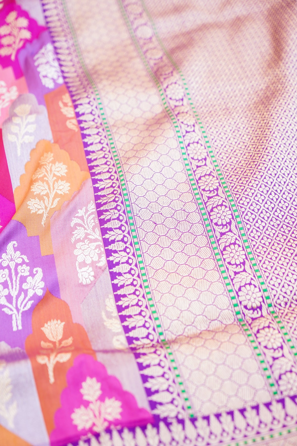 Handloom Banarasi Kadwa Rangkat Katan Silk Saree - Khinkhwab