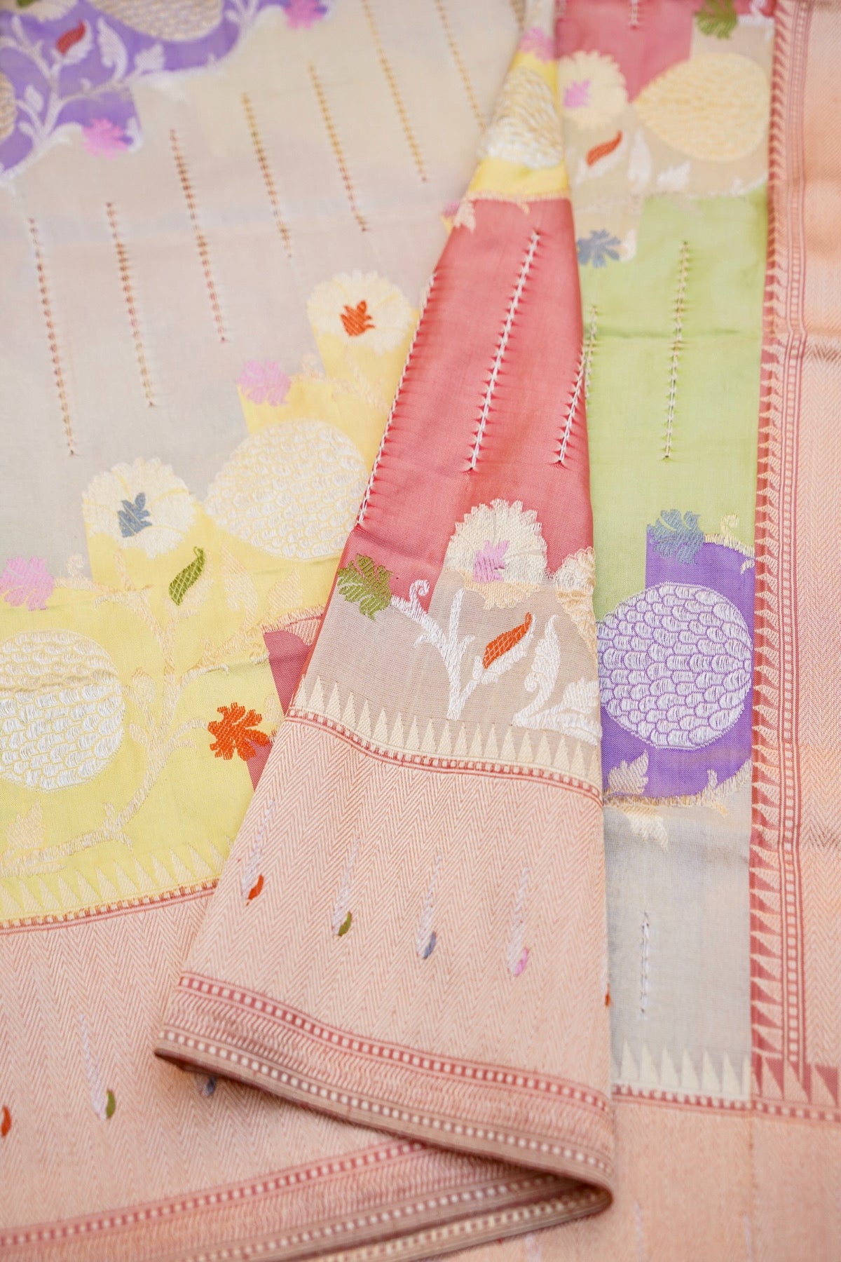 Handloom Banarasi Katan Silk Rangkat Dupatta with Githi Technique - Khinkhwab