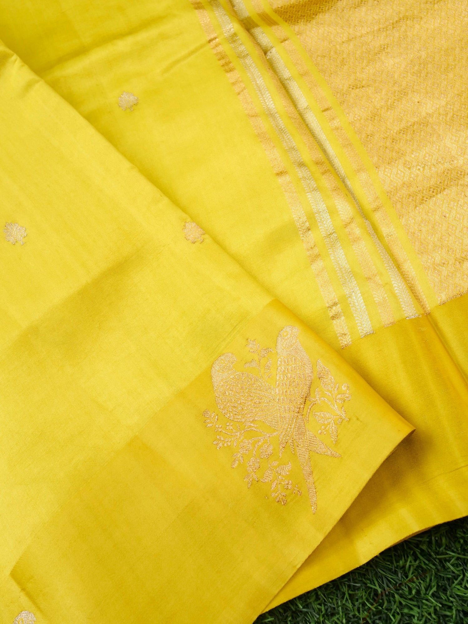 Handloom Banarasi Pure Katan Silk Kadwa Saree in Yellow with Parrot Motif - Khinkhwab