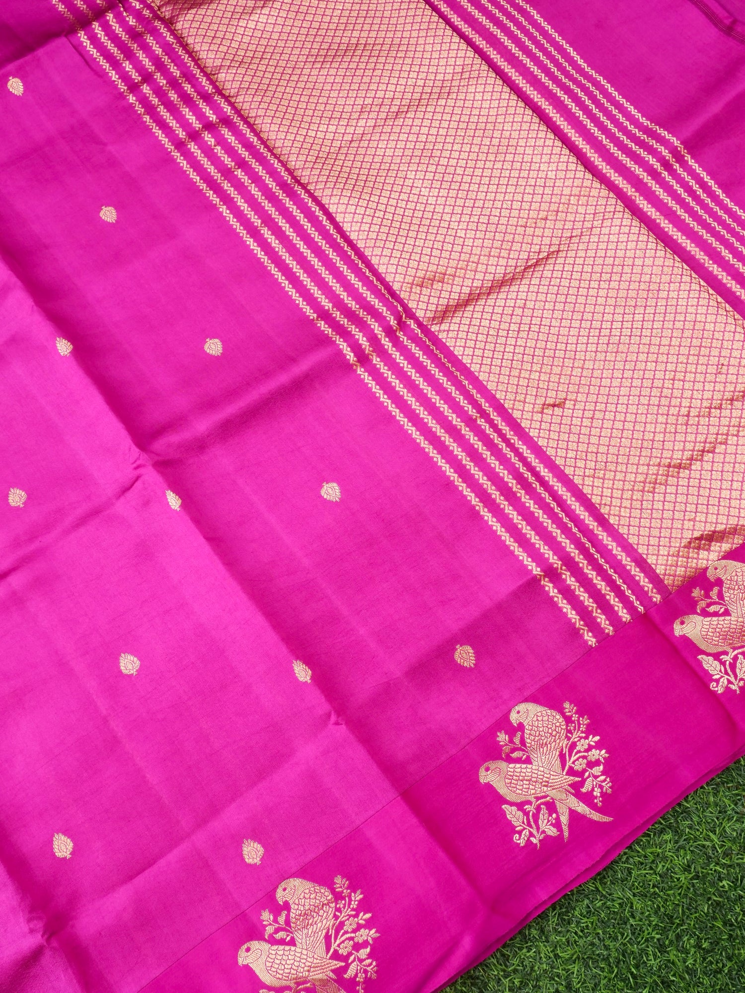 Handloom Banarasi Pure Katan Silk Kadwa Saree in Magenta with Bird Motif - Khinkhwab