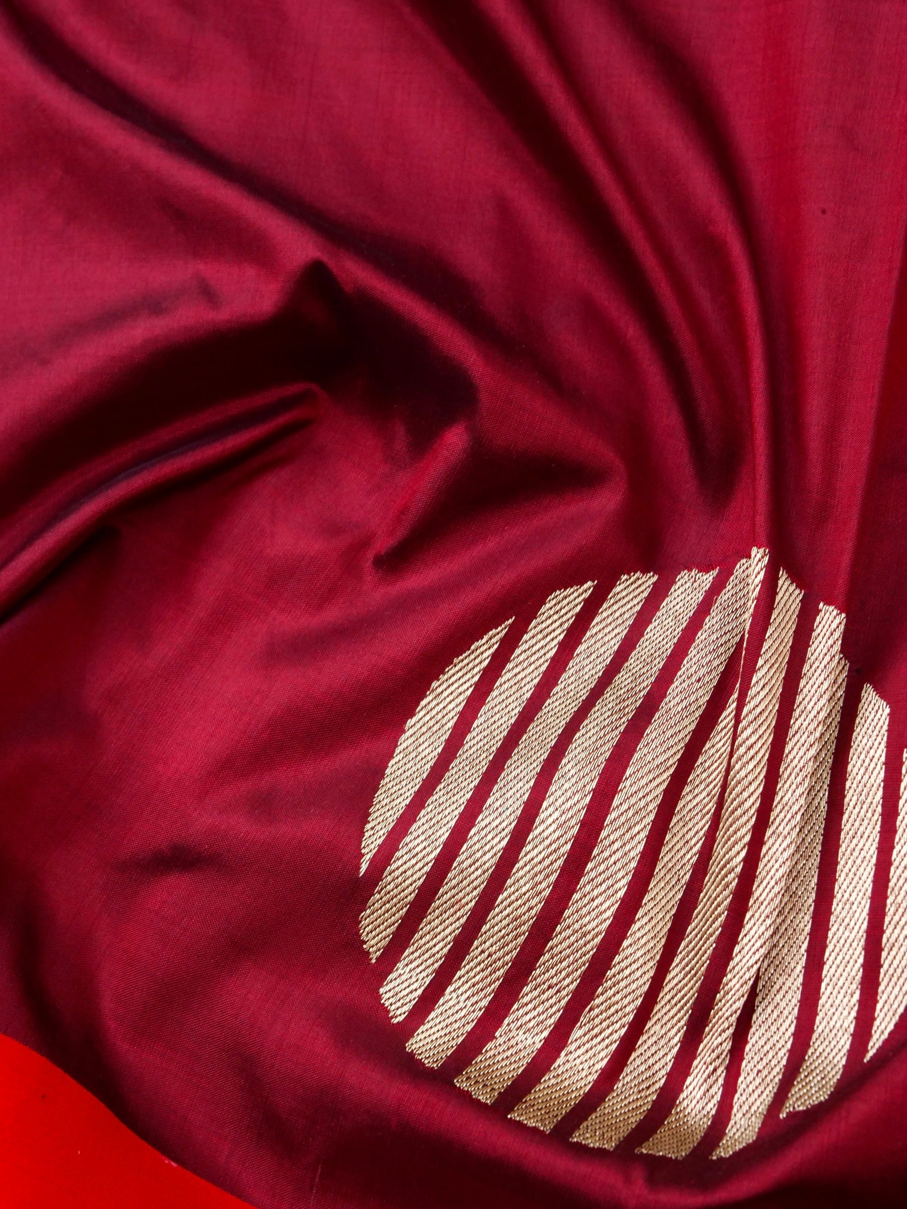 Handloom Banarasi Pure Katan Silk Saree in Maroon with Red Border - Khinkhwab