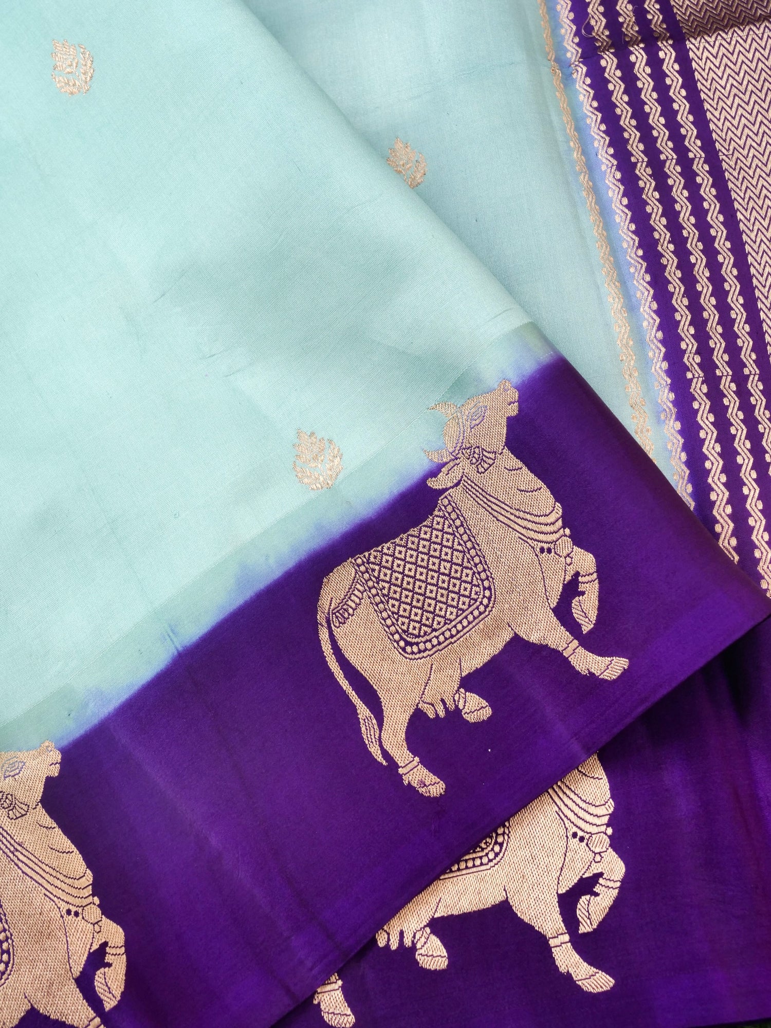 Handloom Banarasi Pure Katan Silk Kadwa Saree in Mint with Standing Nandi Motif - Khinkhwab
