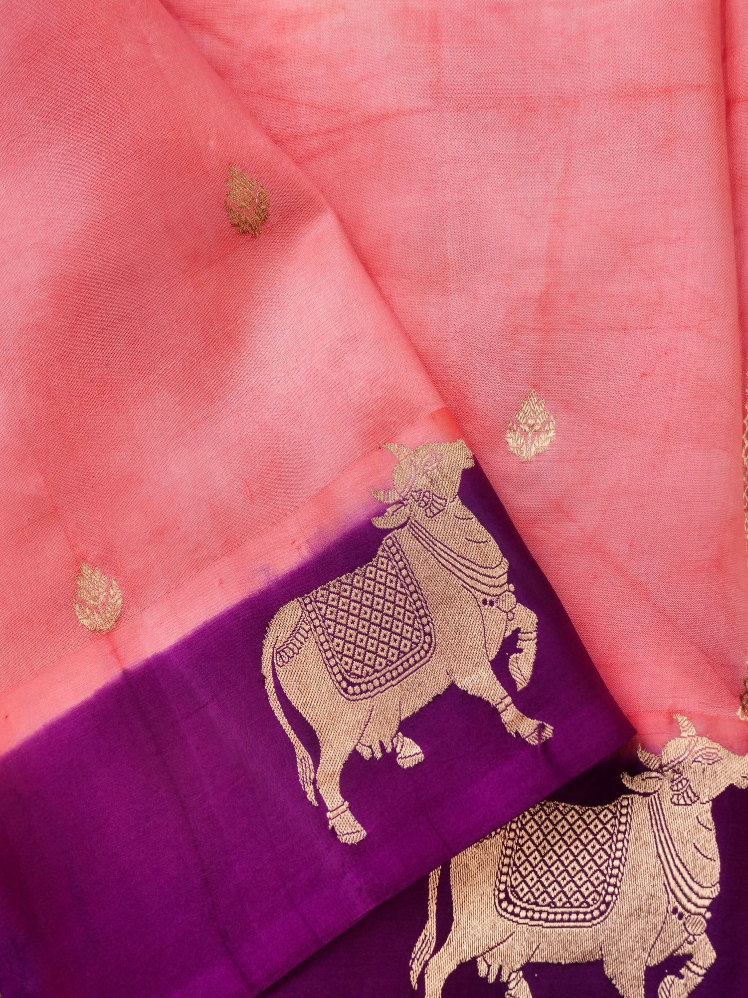 Handloom Banarasi Pure Katan Silk Kadwa Saree in Peach with Nandi Motif - Khinkhwab