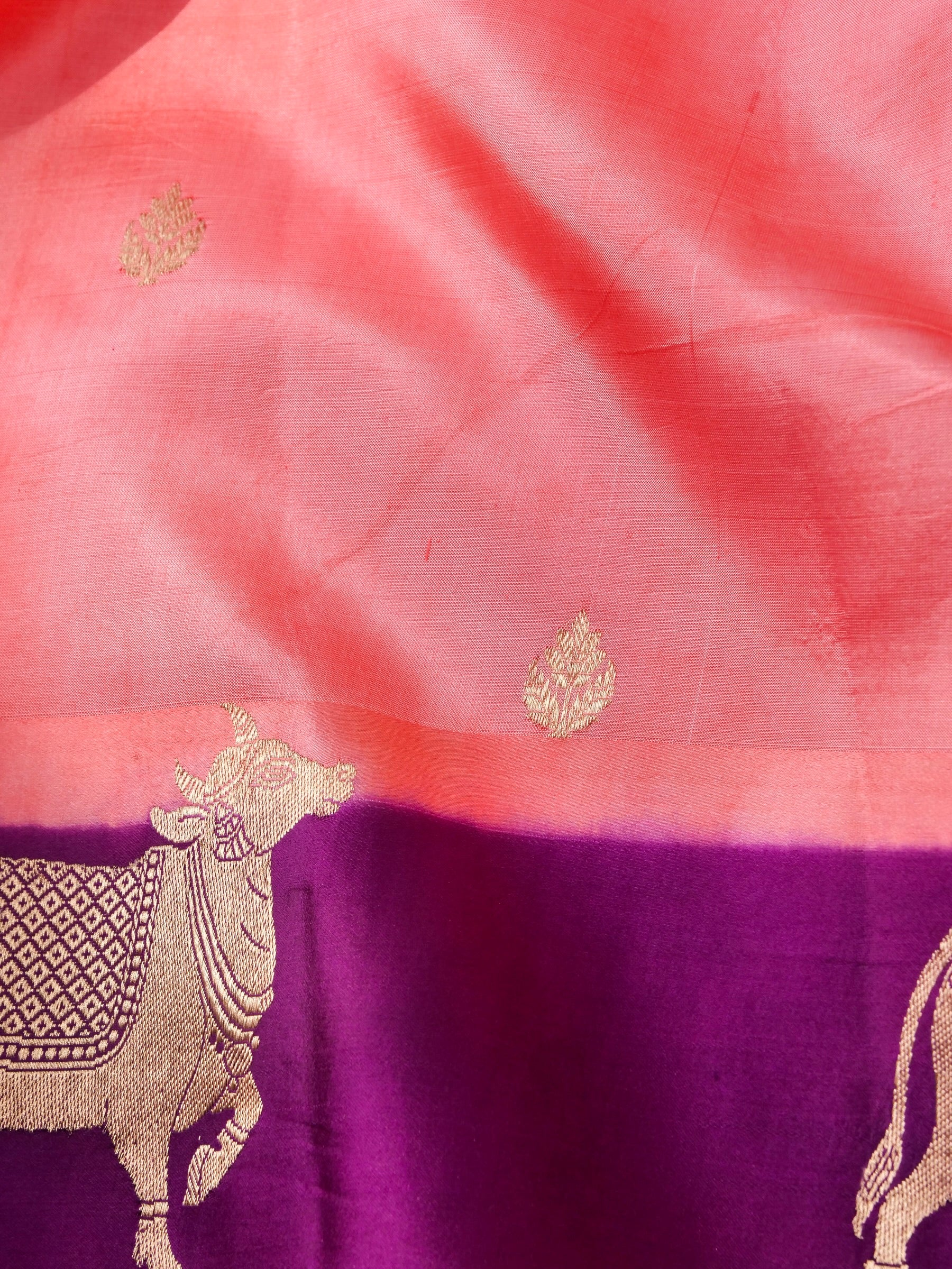 Handloom Banarasi Pure Katan Silk Kadwa Saree in Peach with Nandi Motif - Khinkhwab