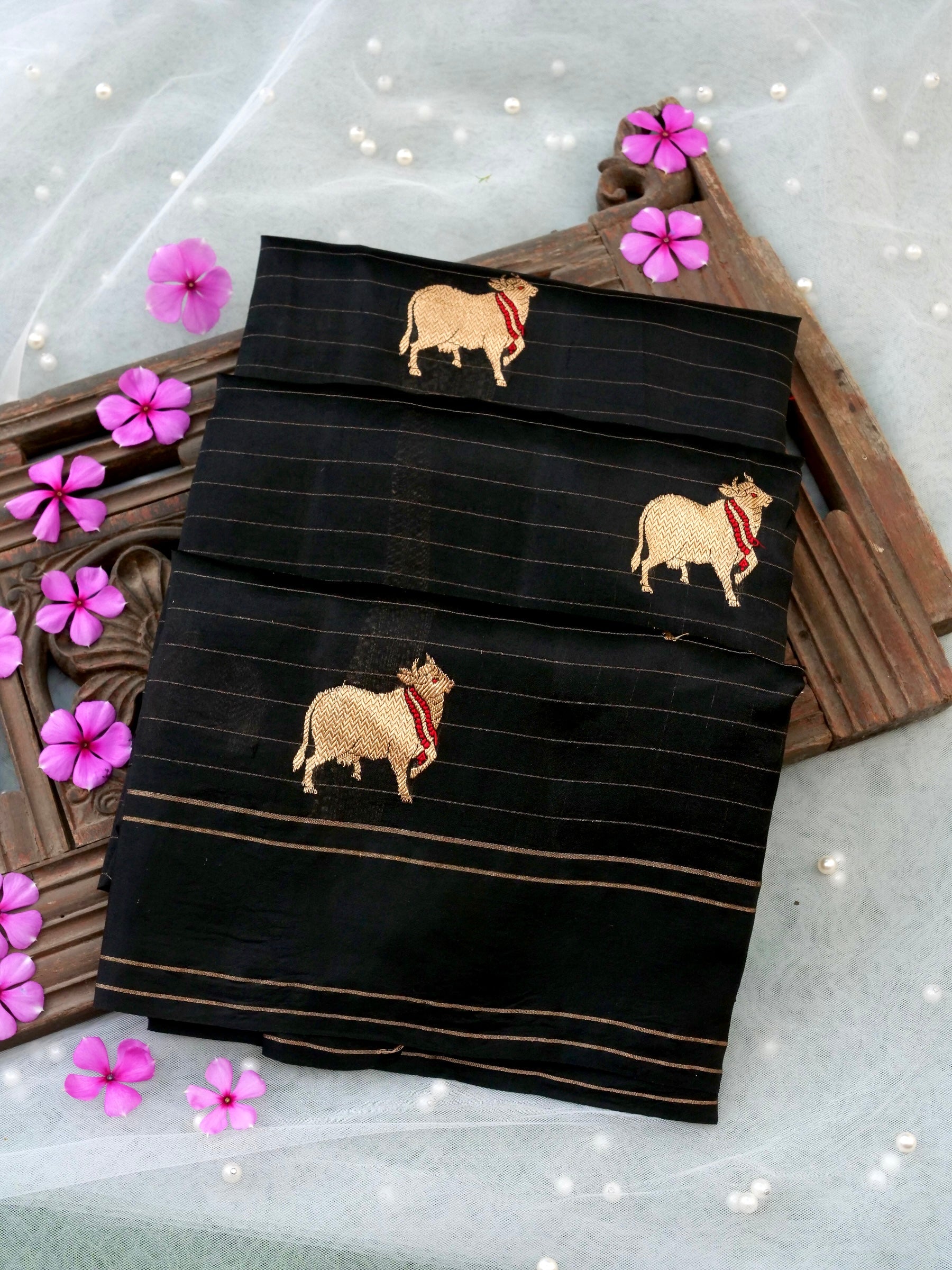 Handloom Banarasi Pure Katan Silk Kadwa Saree in Black with Meenakari Nandi Motif - Khinkhwab