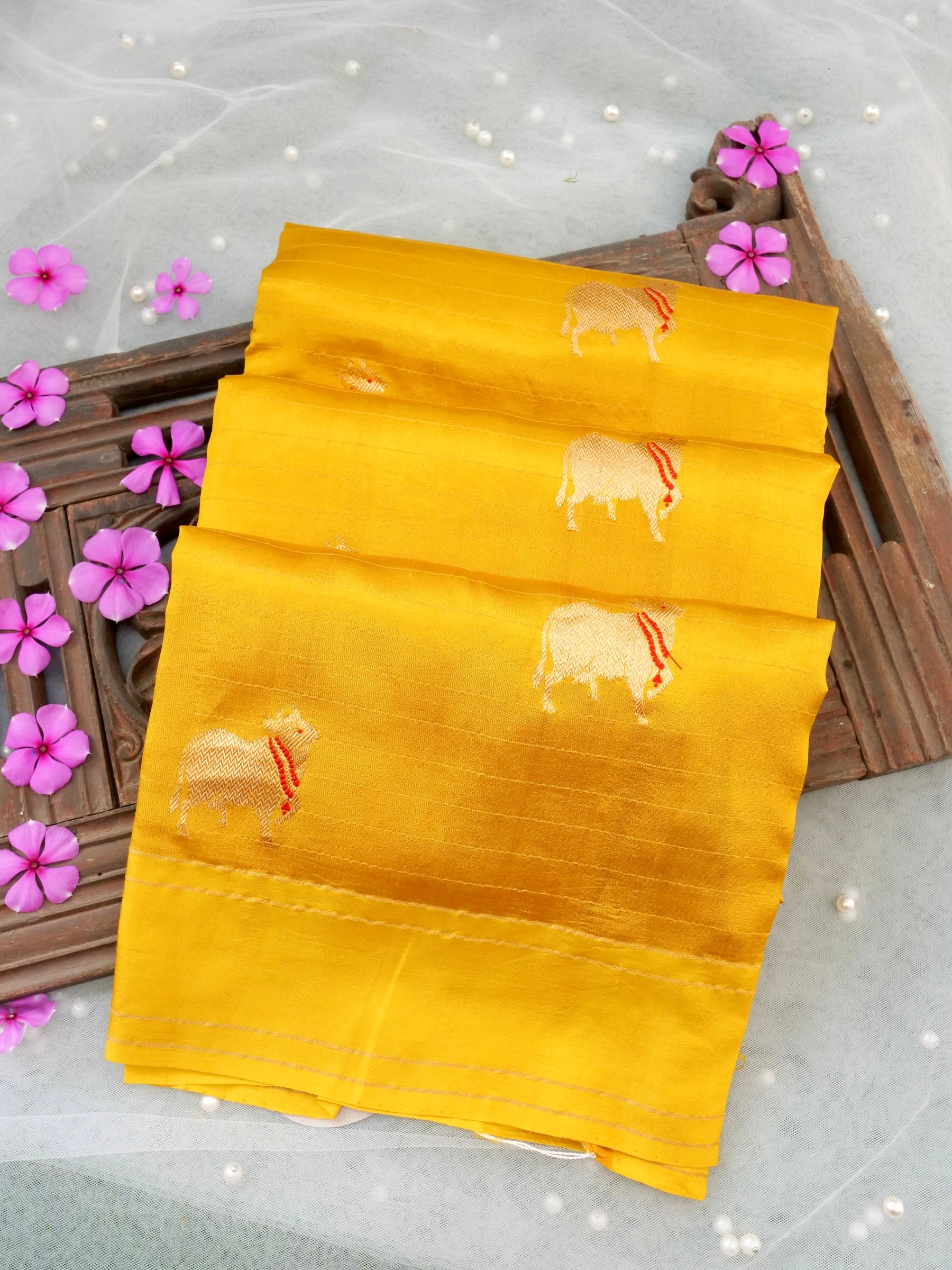 Handloom Banarasi Pure Katan Silk Kadwa Saree in Mustard with Meenakari Nandi Motif - Khinkhwab