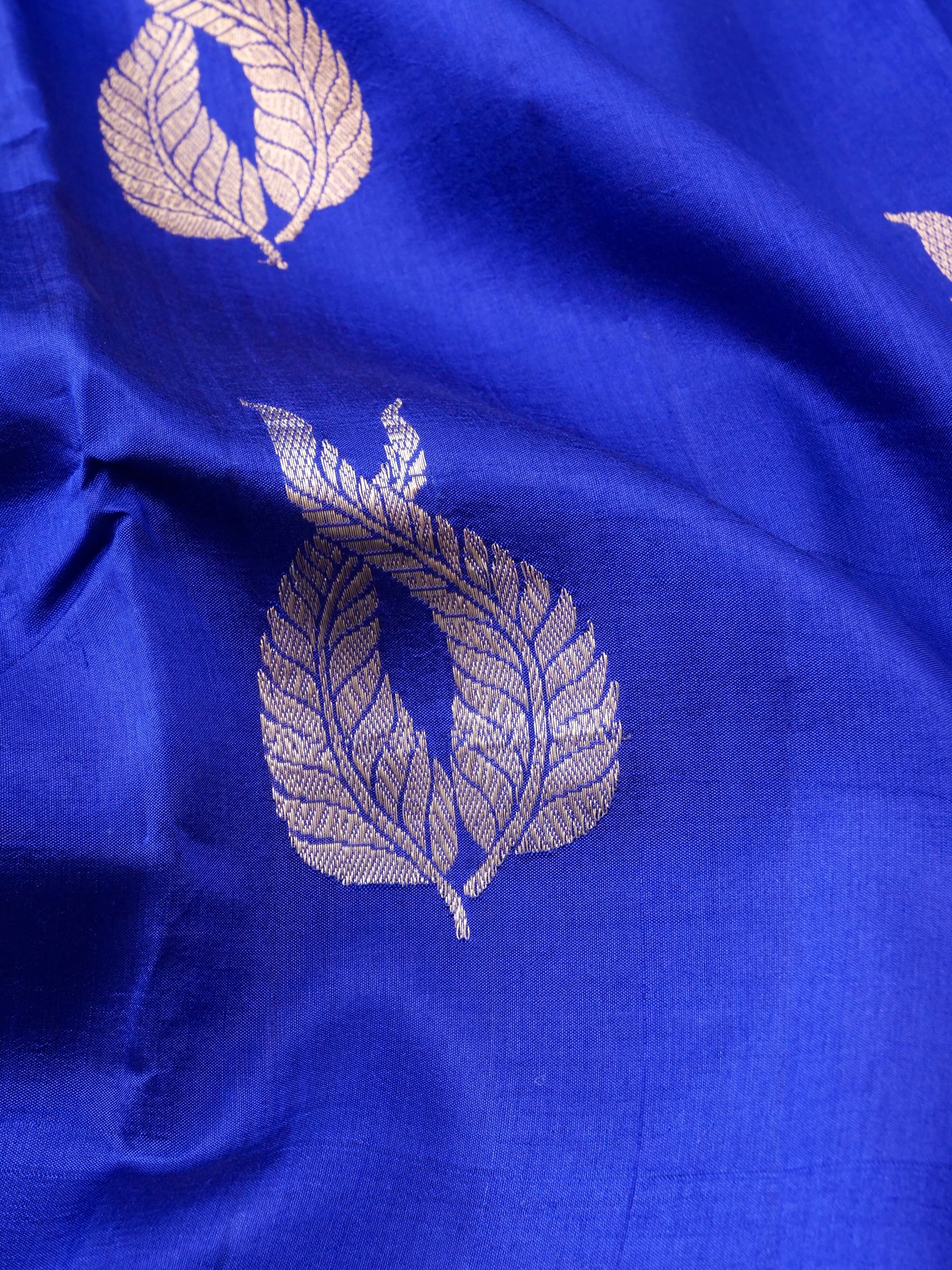 Handloom Banarasi Pure Katan Silk Kadwa Saree in Royal Blue with Floral Gold Border - Khinkhwab