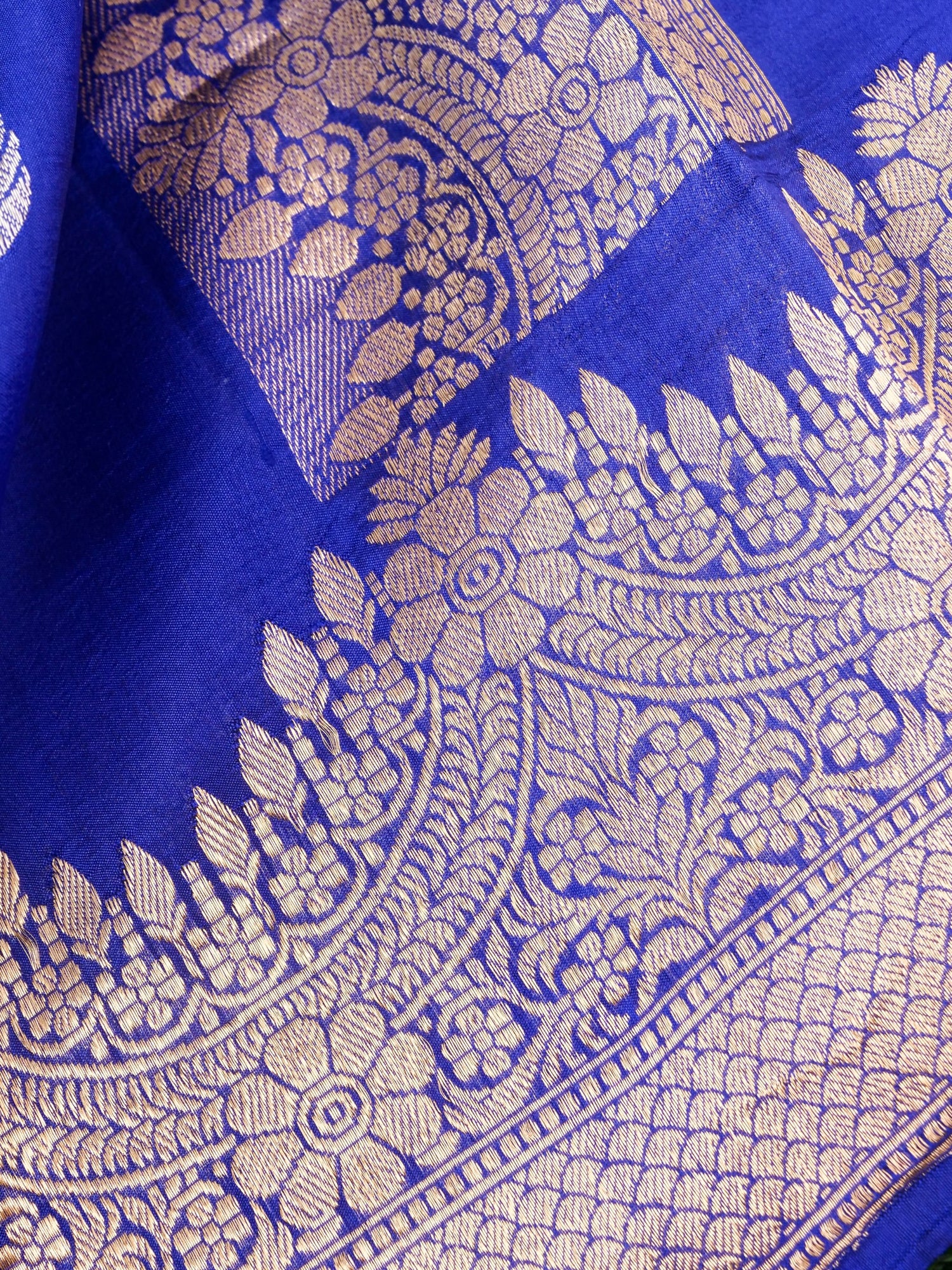 Handloom Banarasi Pure Katan Silk Kadwa Saree in Royal Blue with Floral Gold Border - Khinkhwab