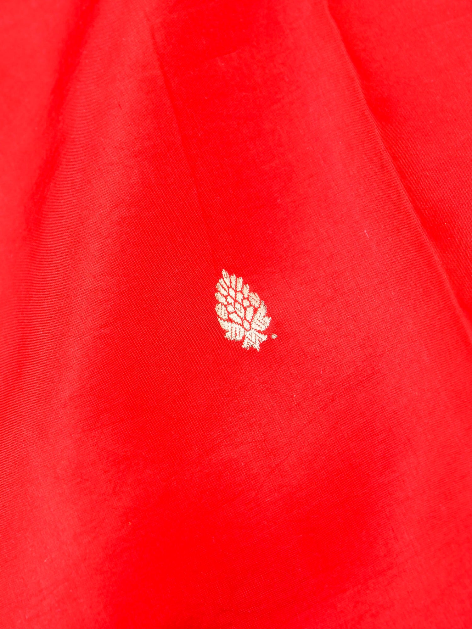 Handloom Banarasi Pure Katan Silk Kadwa Saree in Red with Crane and Floral Motif - Khinkhwab