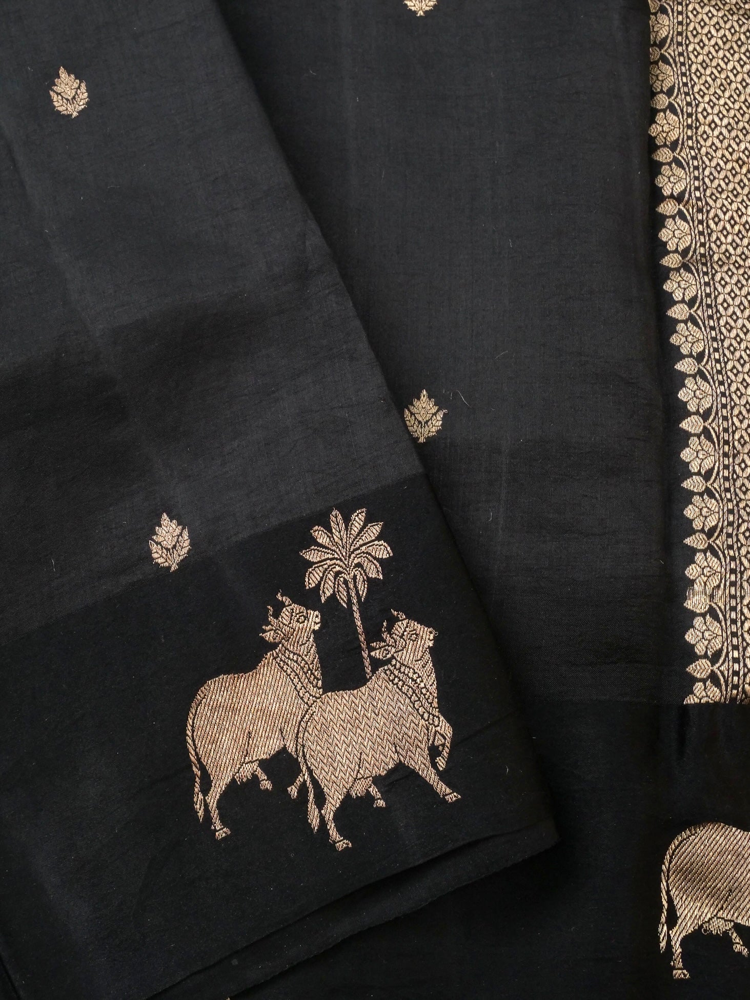 Handloom Banarasi Pure Katan Silk Kadwa Saree in Black with Nandi - Khinkhwab