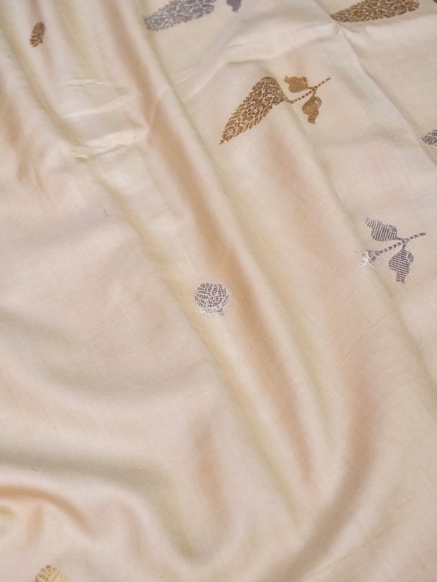 Banarasi Gajji Silk Kadwa Patti Buti Handwoven Saree in Beige
