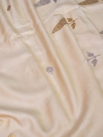 Banarasi Gajji Silk Kadwa Patti Buti Handwoven Saree in Beige