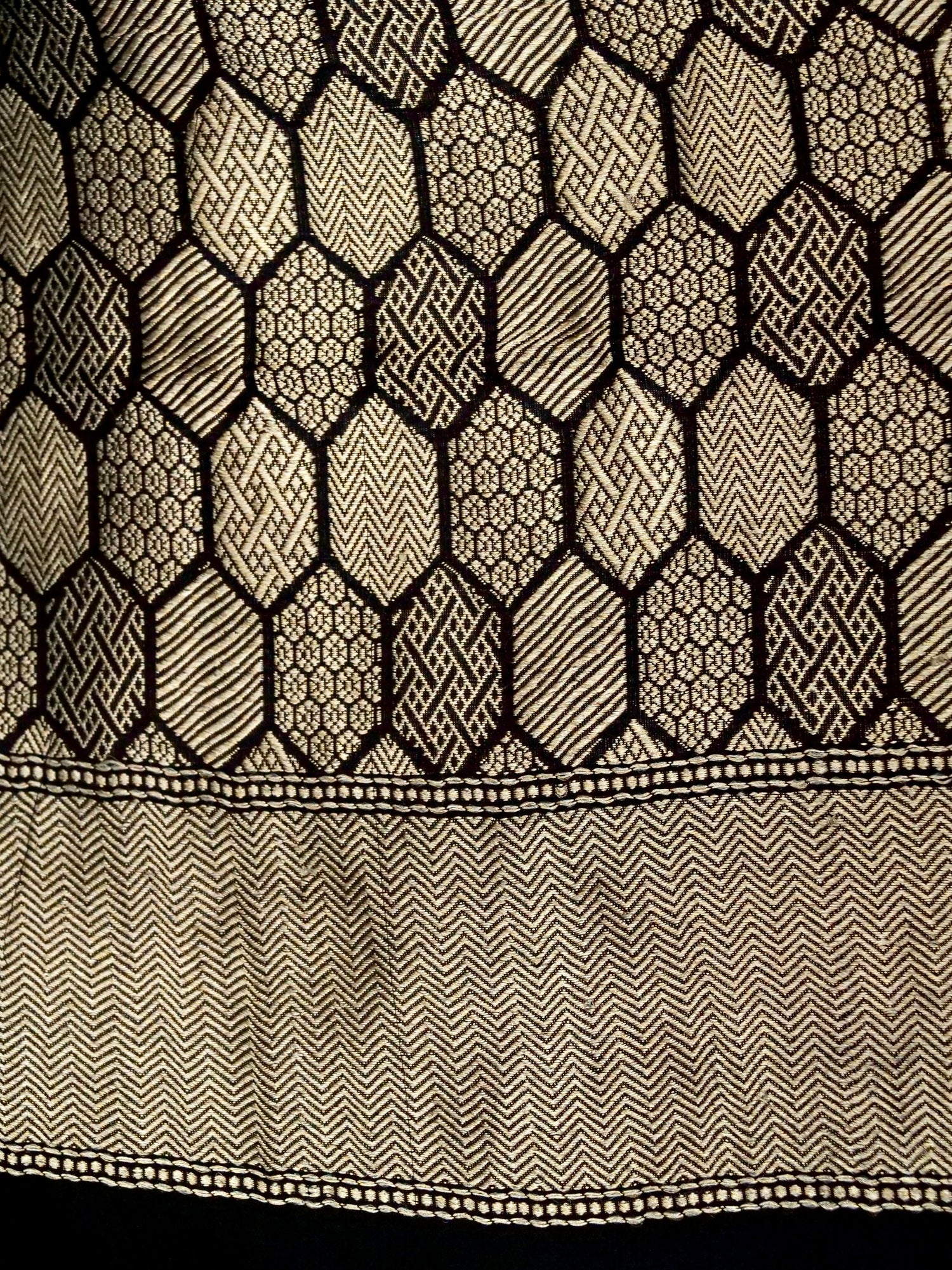 Banarasi Gajji Silk Kadwa Patti Buti Handwoven Saree in Beige