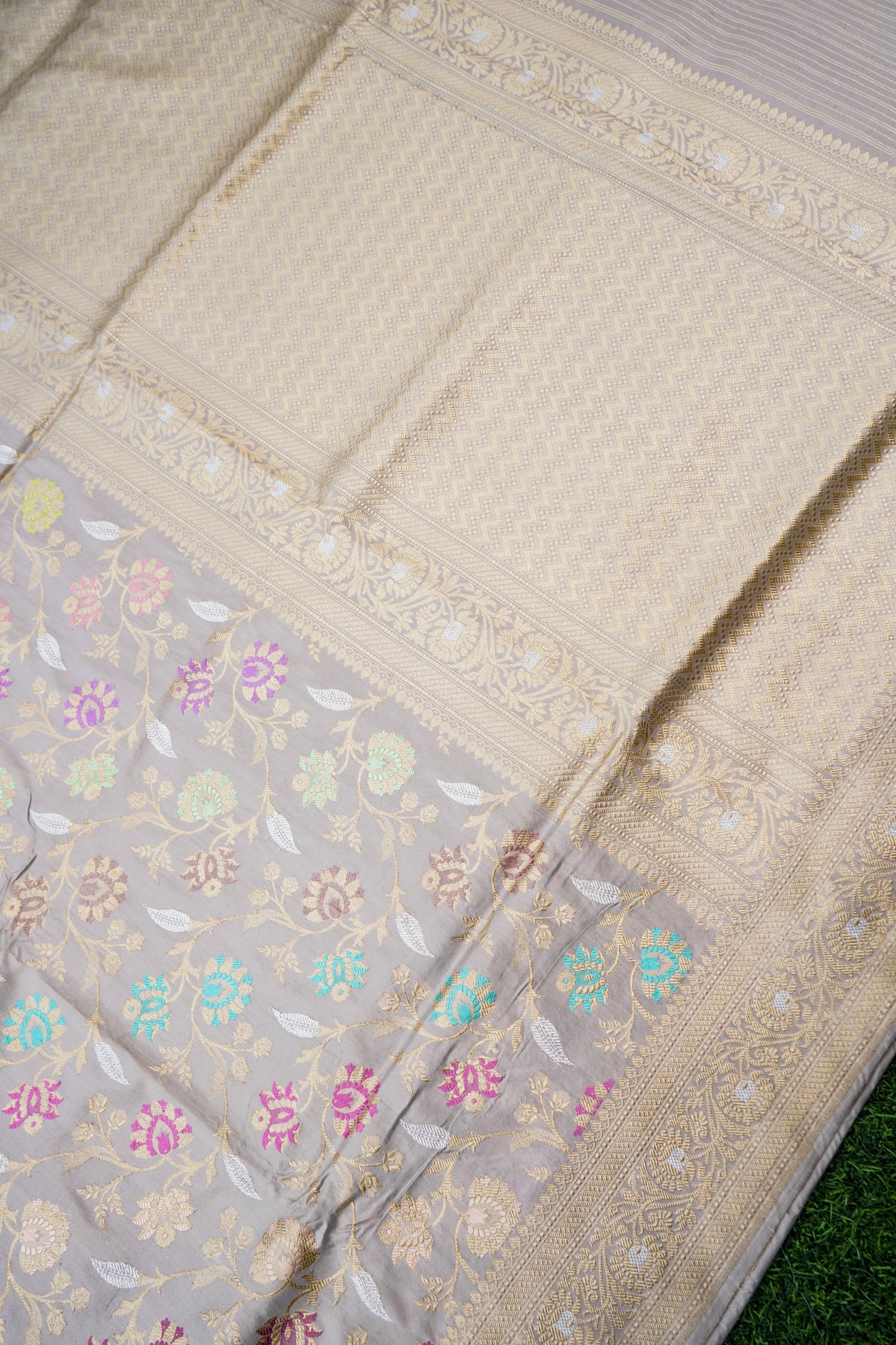 Banarasi Katan Silk Kadwa Jangla Handloom Saree in Lavendar Grey - Khinkhwab