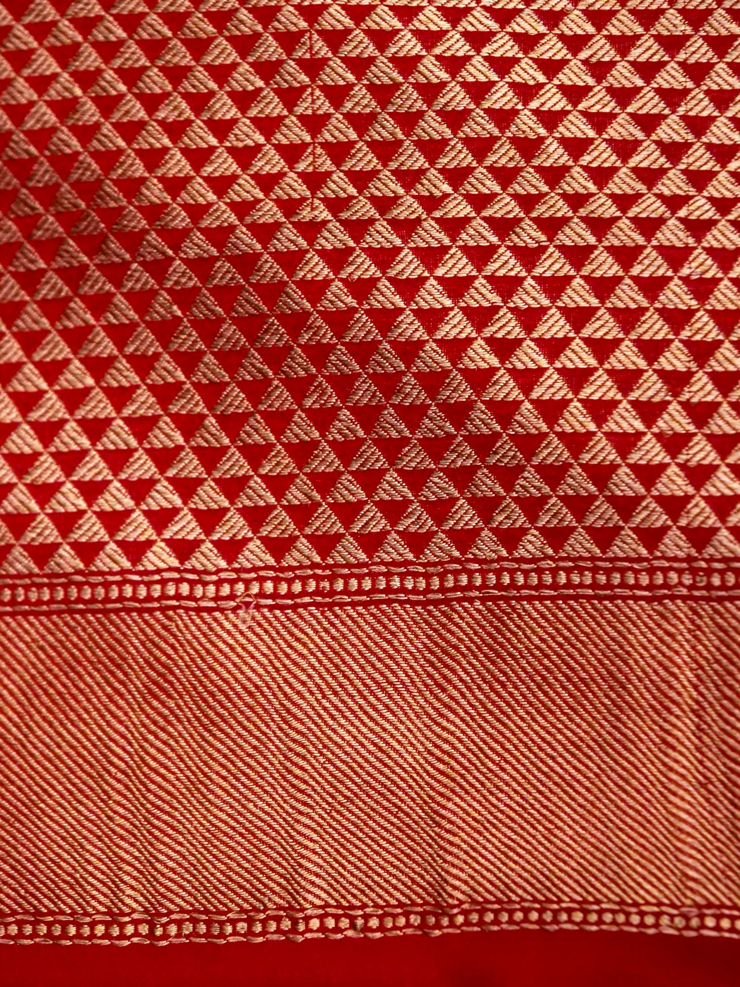 Banarasi Gajji Silk Kadwa Patti Buti Handwoven Saree in Off White