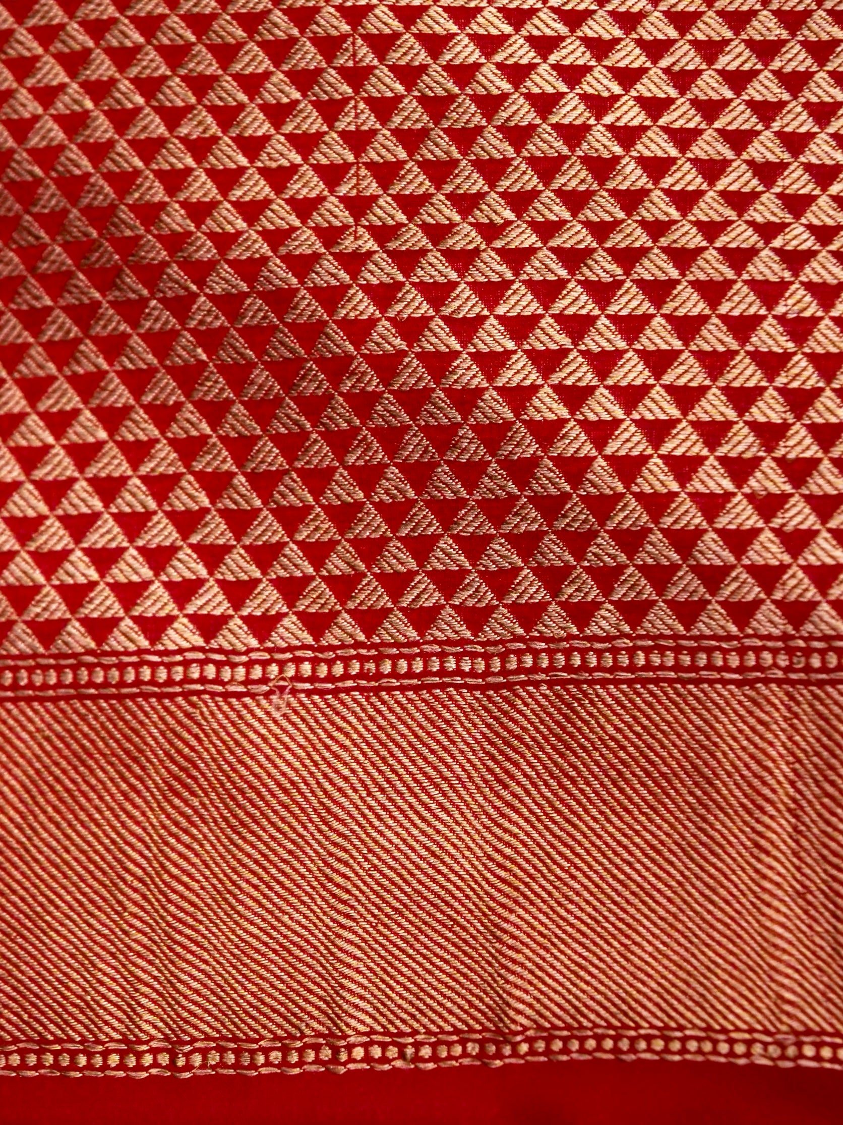 Banarasi Gajji Silk Kadwa Patti Buti Handwoven Saree in Off White