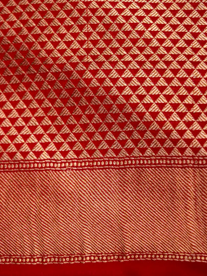 Banarasi Gajji Silk Kadwa Patti Buti Handwoven Saree in Off White