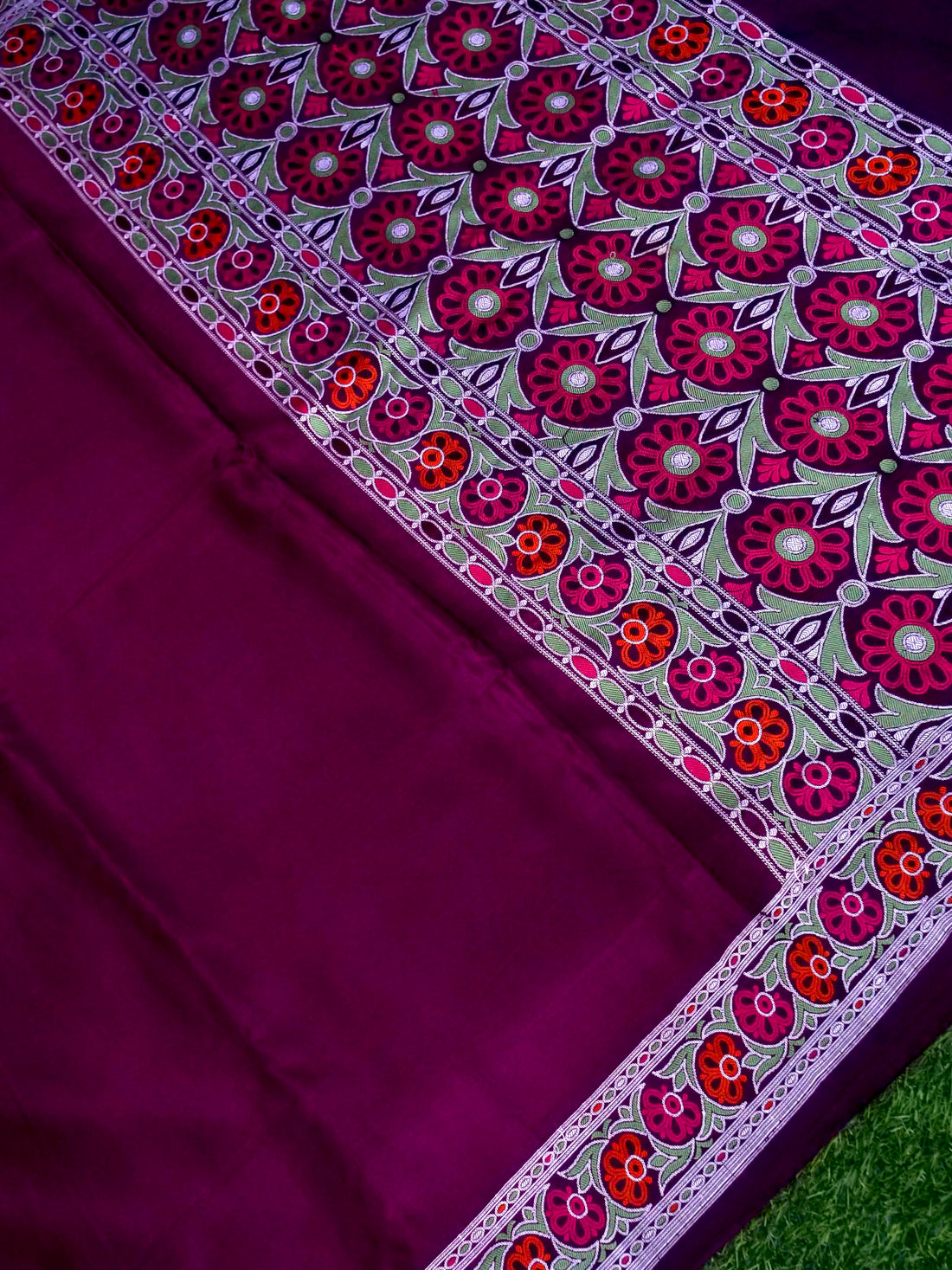 Banarasi Mashru Silk Kadiyal Handwoven Saree in Wine Purple