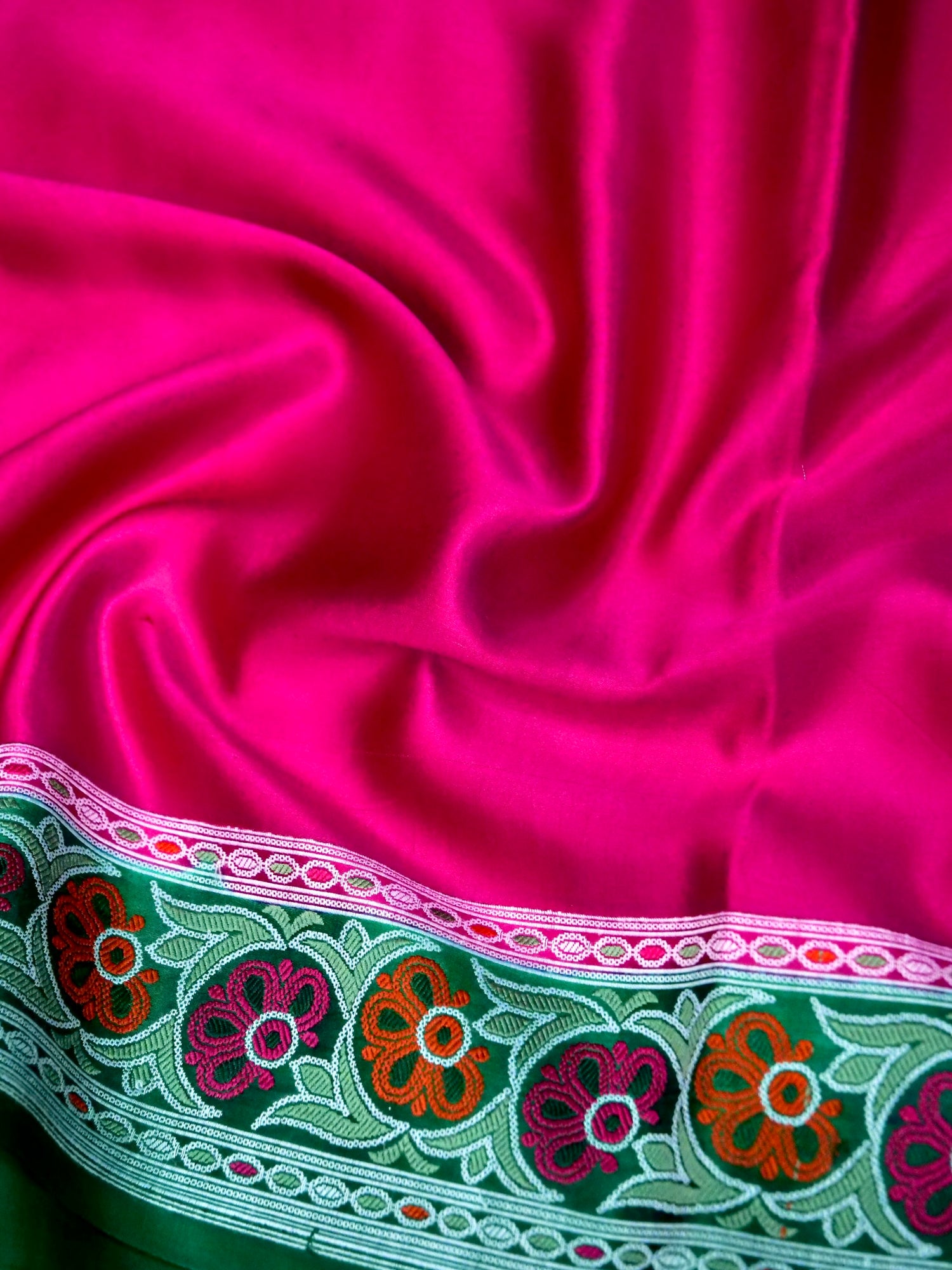 Banarasi Mashru Silk Kadiyal Handwoven Saree in Rani Pink
