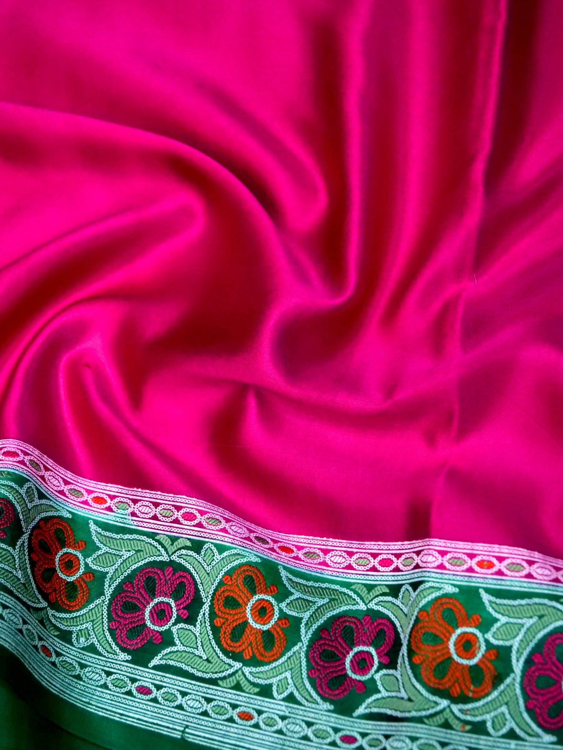 Banarasi Mashru Silk Kadiyal Handwoven Saree in Rani Pink