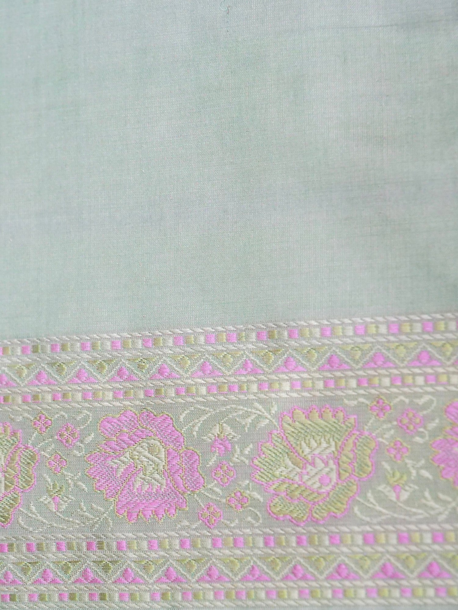Banarasi Katan Silk Resham Tanchoi Handwoven Saree in Sea Green
