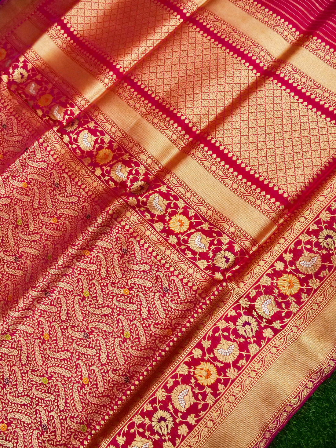 Banarasi Katan Silk Zari Tanchoi Handloom Saree | Magenta - Khinkhwab