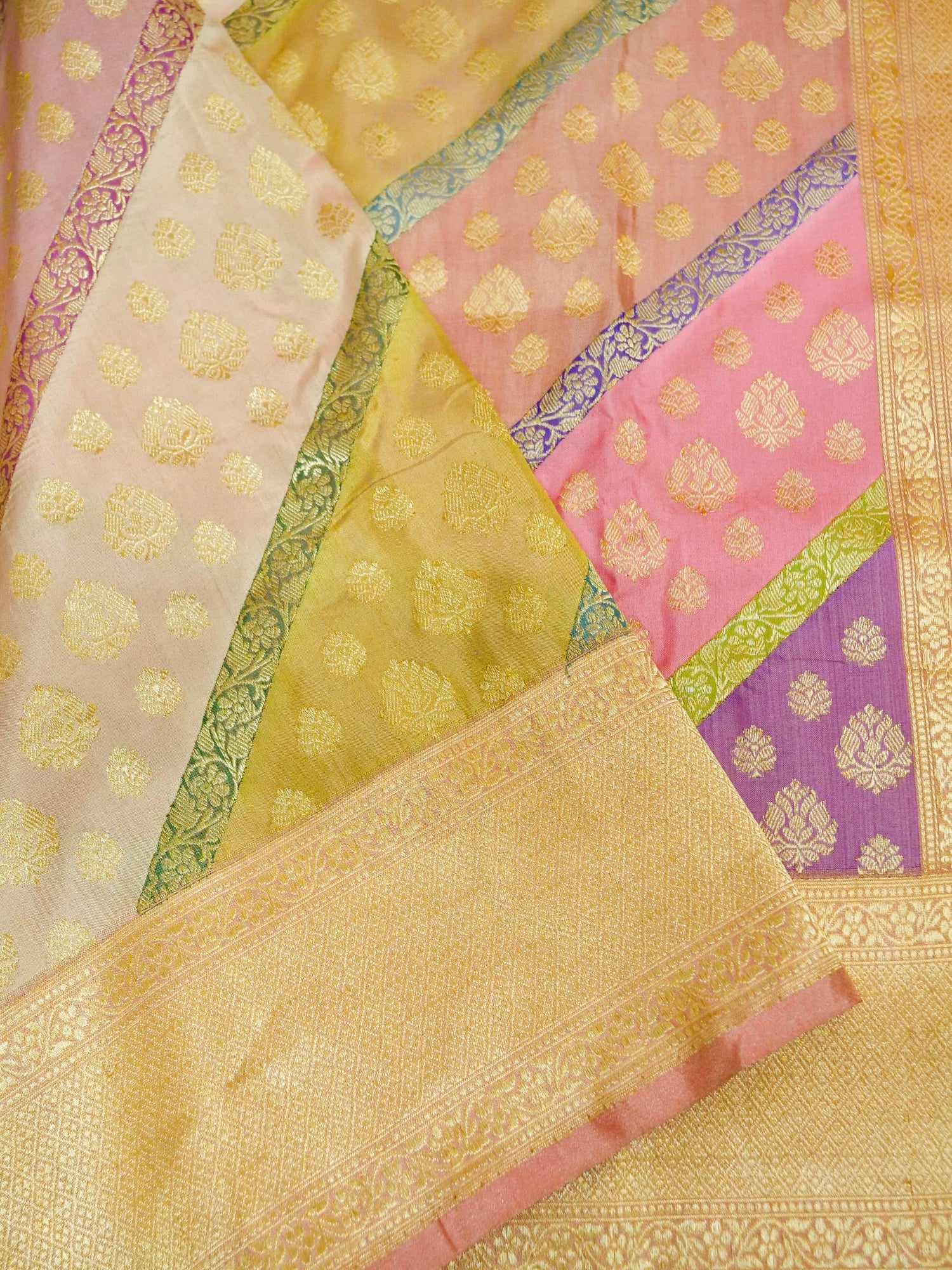 Banarasi Katan Silk Kadwa Rangkat Handloom Saree | Multicolour - Khinkhwab