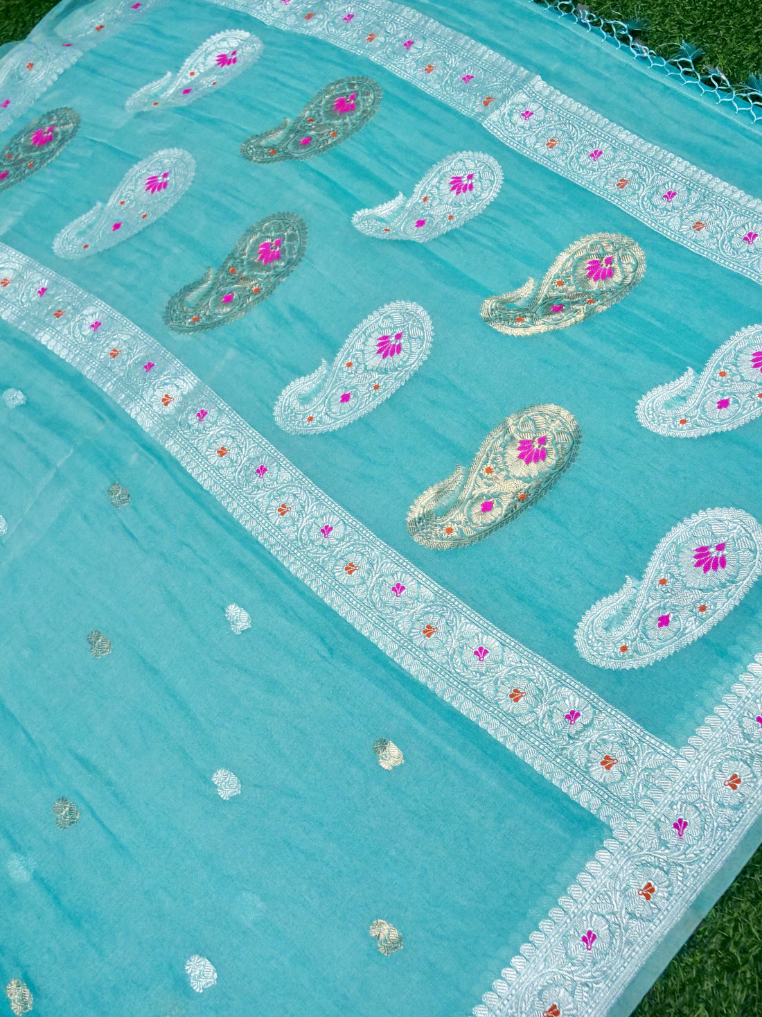 Khaddi Chiffon Tissue Kadwa Kairi Handwoven Banarasi Saree in Sky Blue - Khinkhwab