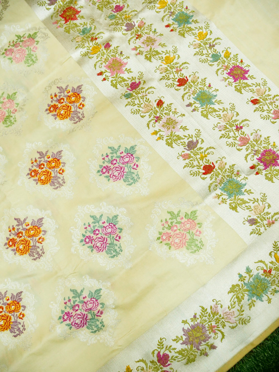 Banarasi Silk Kadwa Meenakari Boota Handloom Saree | Cream - Khinkhwab
