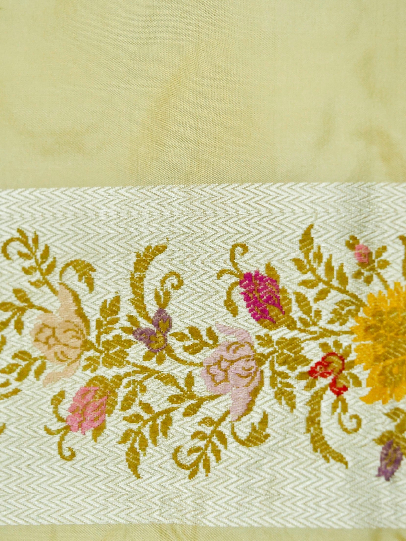 Banarasi Silk Kadwa Meenakari Boota Handloom Saree | Cream - Khinkhwab