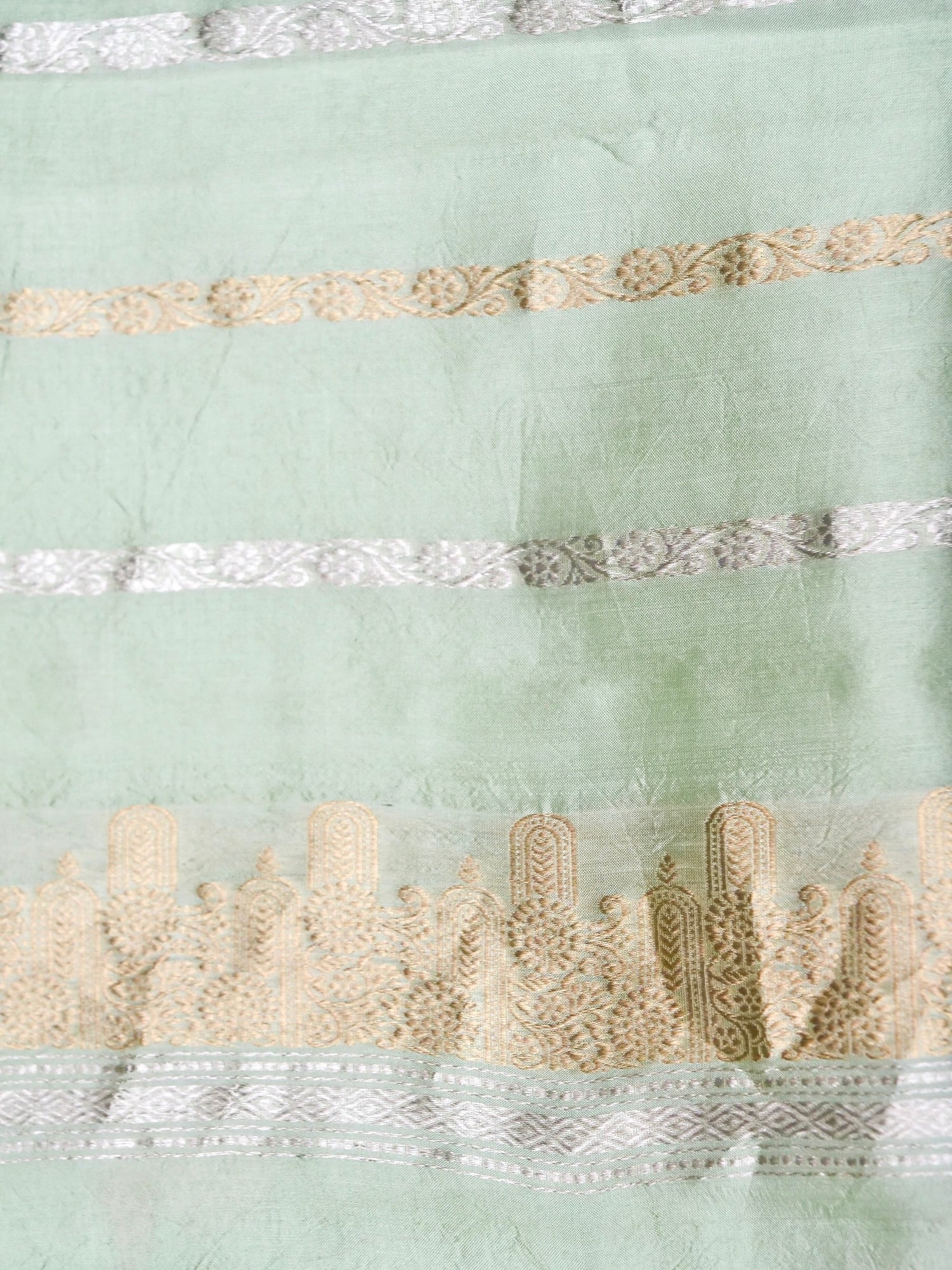 Banarasi Katan Silk Kadwa Tree Buti Handwoven Saree in Pista Green - Khinkhwab