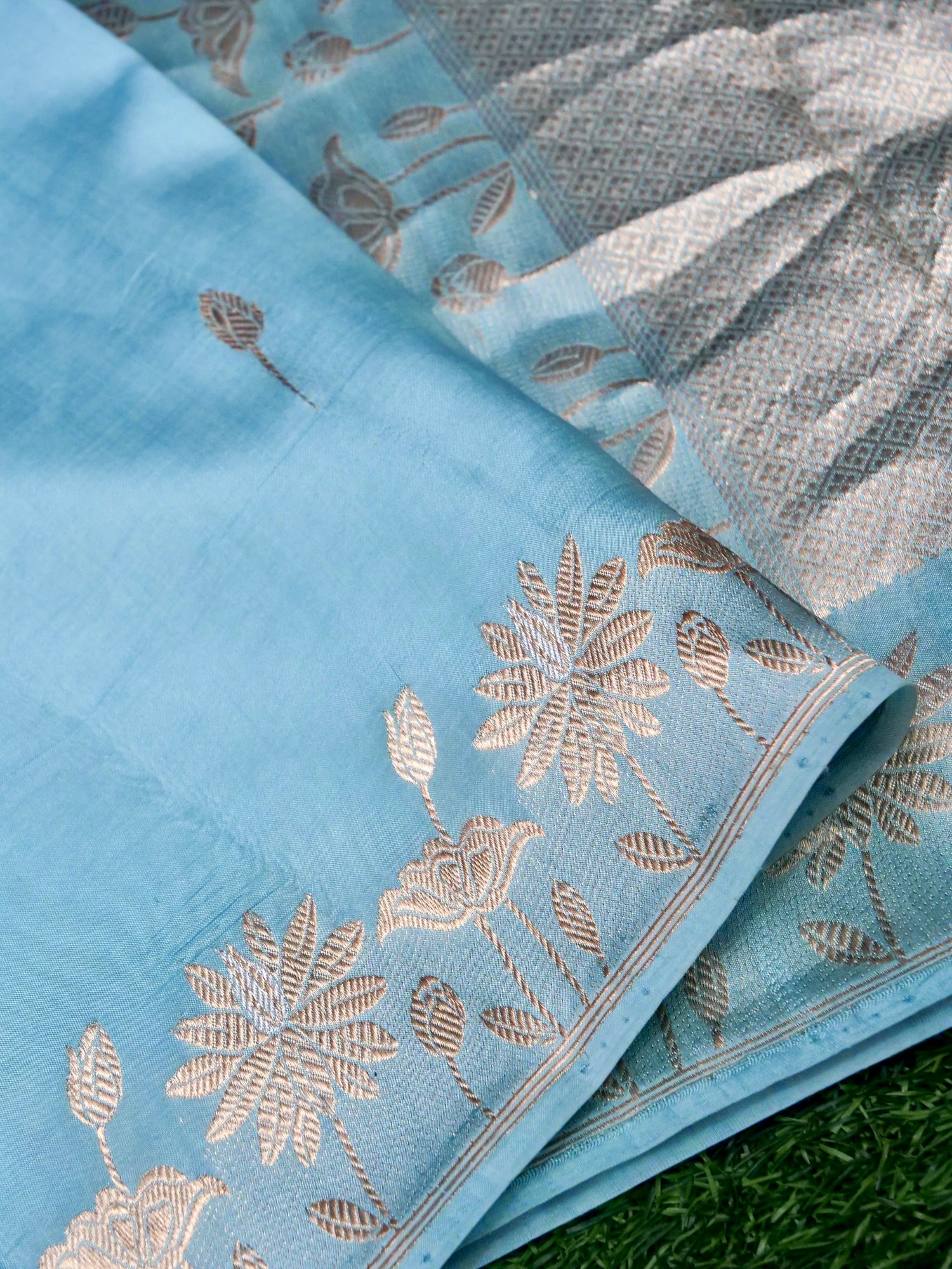 Banarasi Katan Silk Kadwa Handwoven Saree in Powder Blue - Khinkhwab