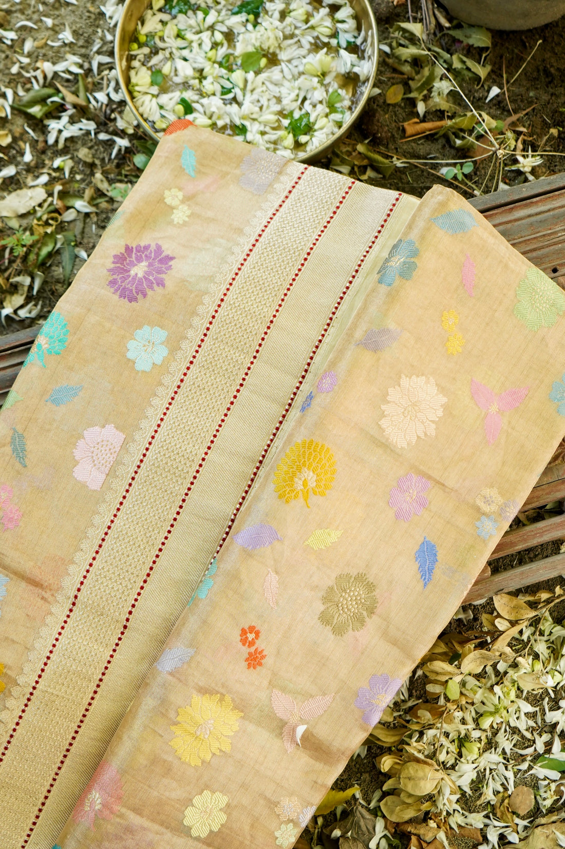 Banarasi Pure Silk Tissue Kadwa Meenakari Handloom Saree | Gold - Khinkhwab