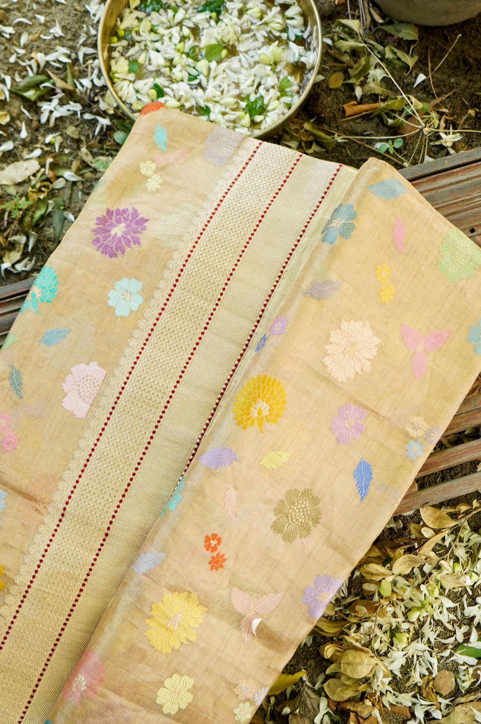 Banarasi Pure Silk Tissue Kadwa Meenakari Handloom Saree | Gold - Khinkhwab