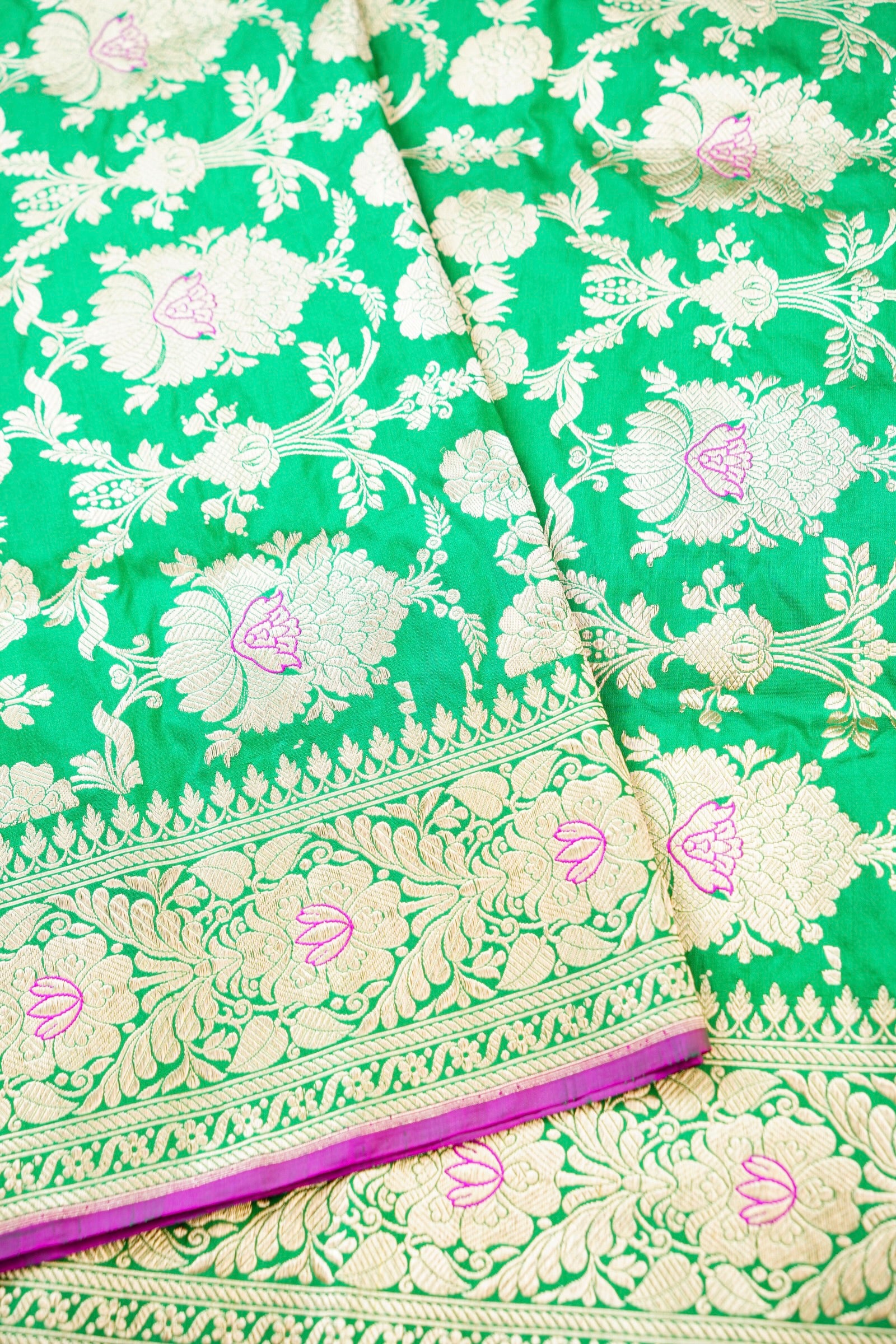 Handwoven Pure Katan Silk Banarasi Mughal Boota Saree