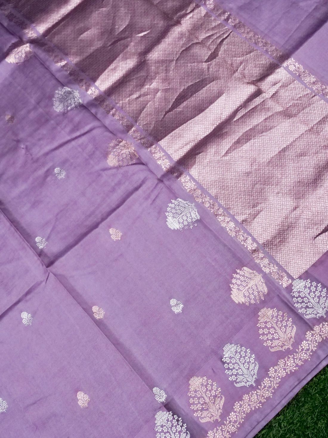 Banarasi Katan Silk Kadwa Tree Buti Handwoven Saree in Dusty Mauve - Khinkhwab