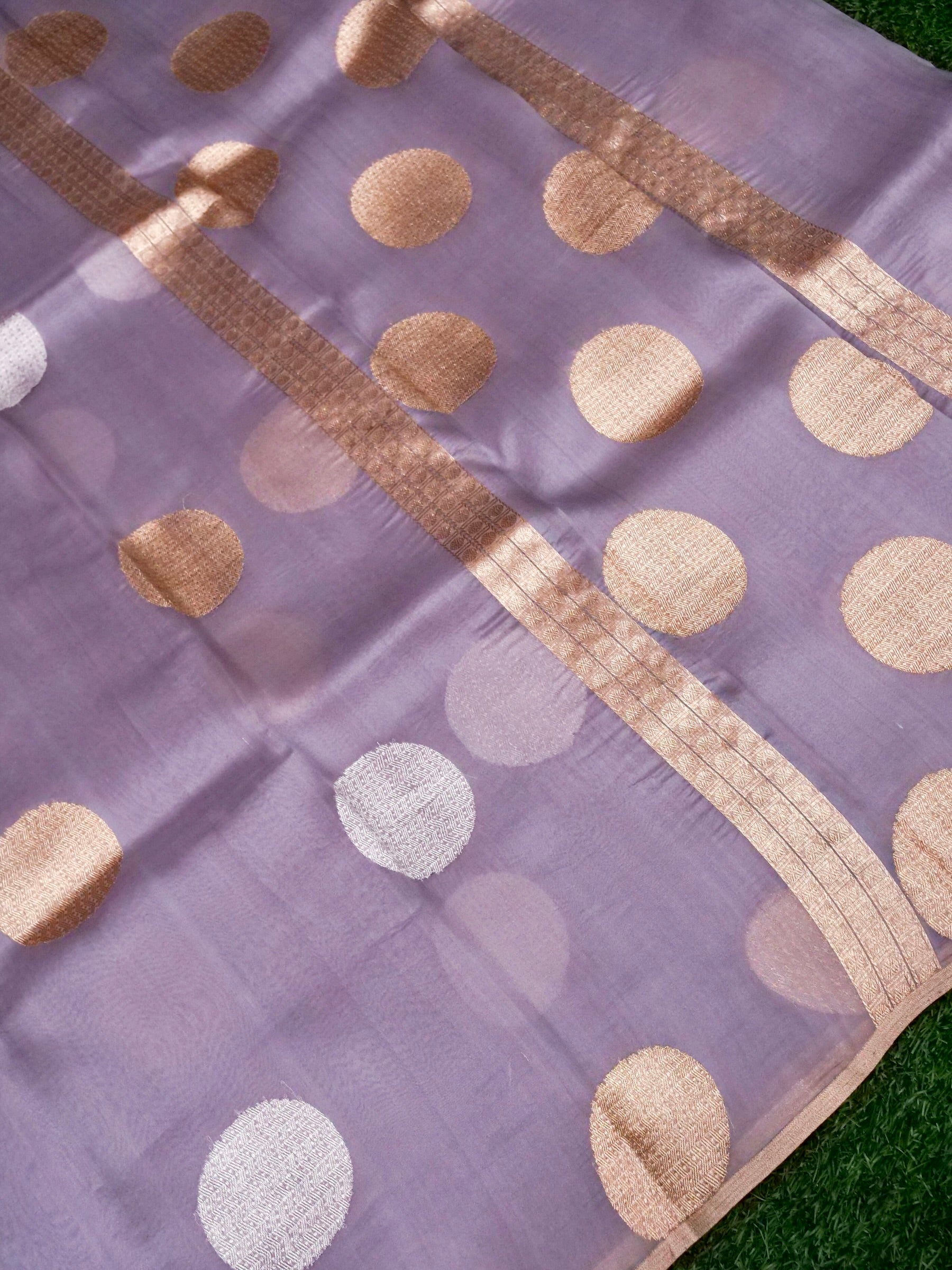 Kora silk Kadwa Banarasi saree in dusty lilac with intricate gold zari work, handwoven organza fabric by Khinkhwab.