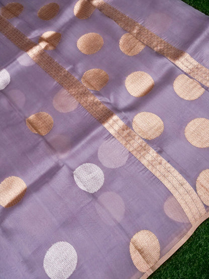 Kora silk Kadwa Banarasi saree in dusty lilac with intricate gold zari work, handwoven organza fabric by Khinkhwab.