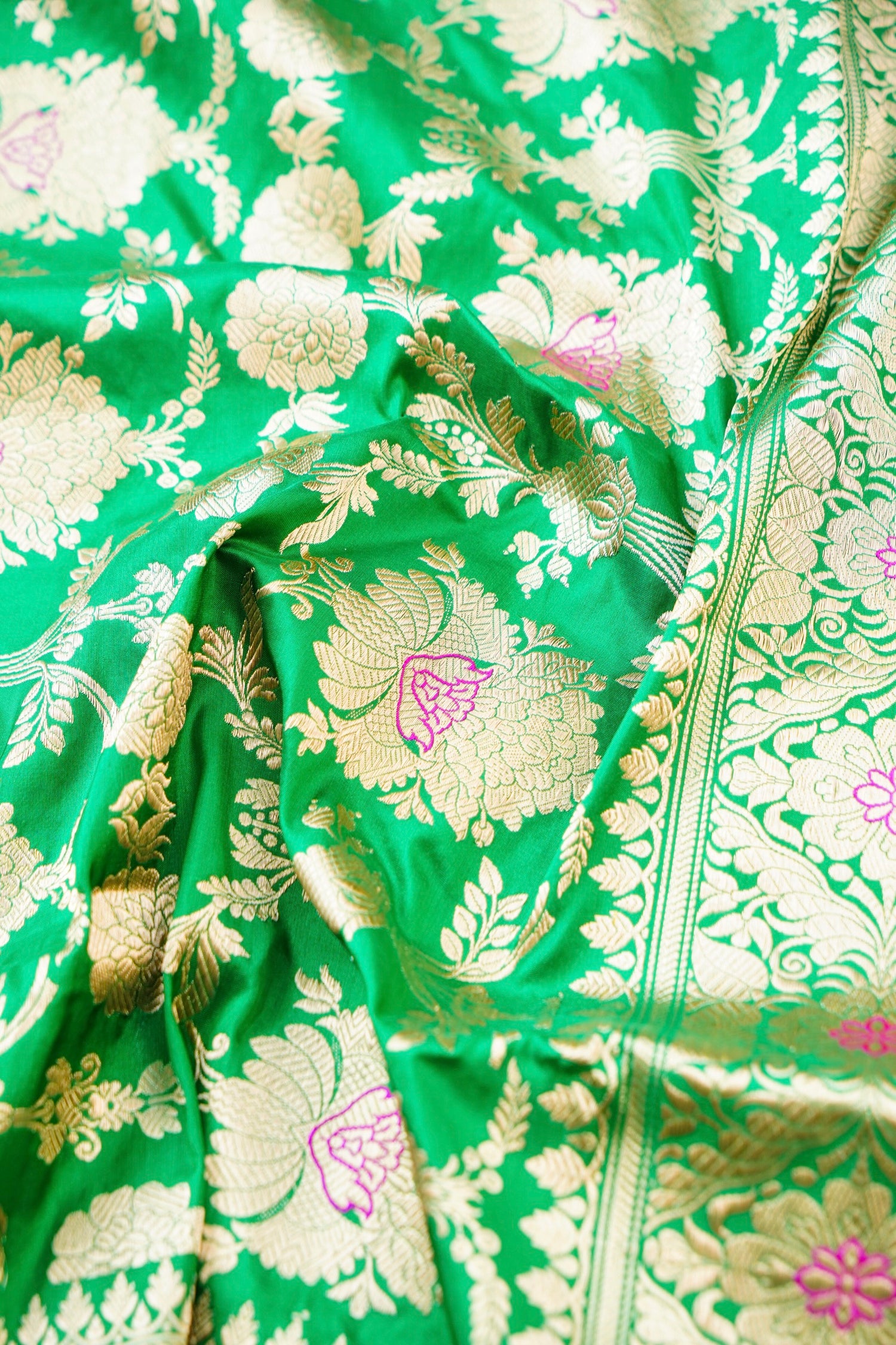 Handwoven Pure Katan Silk Banarasi Mughal Boota Saree