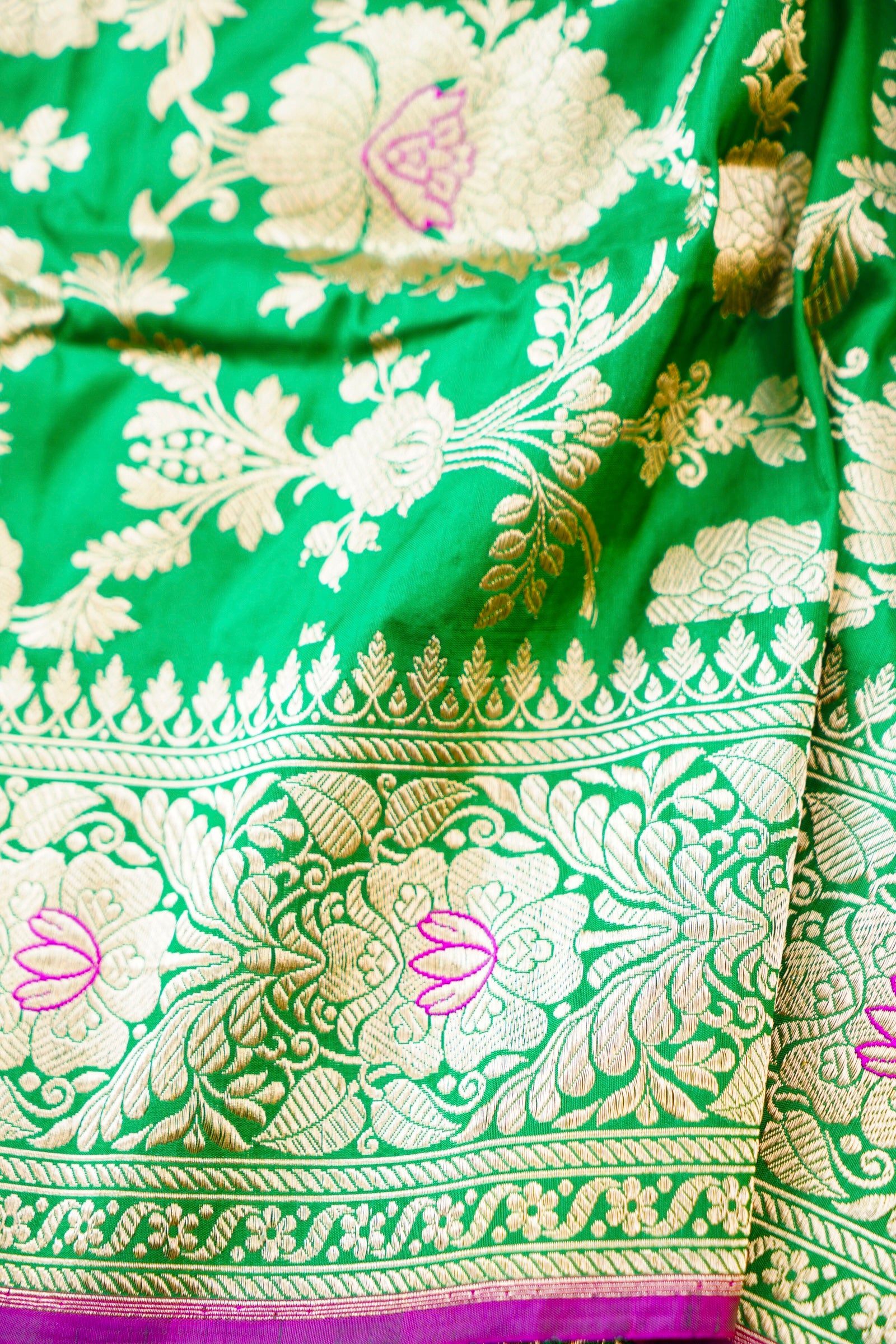 Handwoven Pure Katan Silk Banarasi Mughal Boota Saree