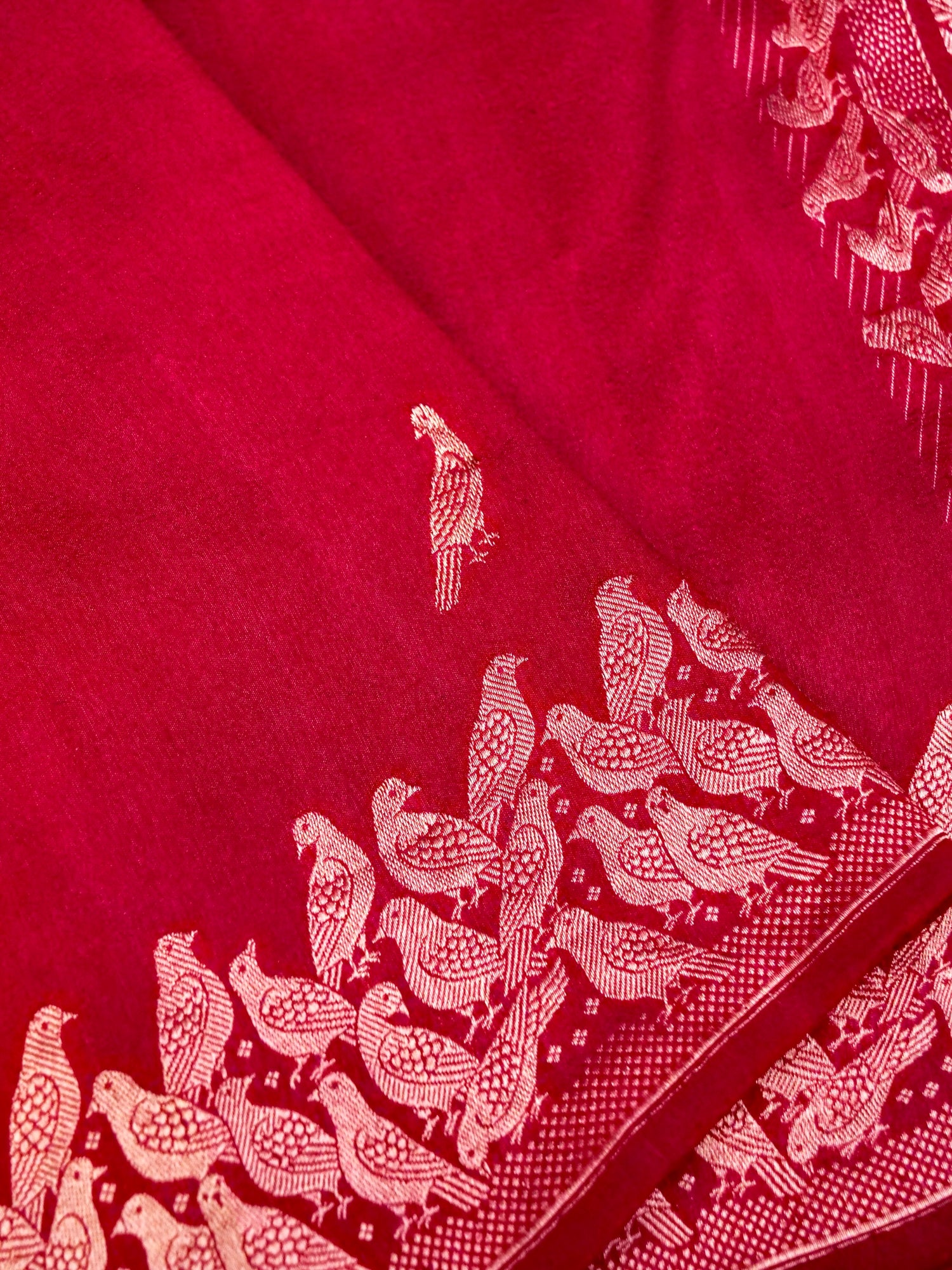 Banarasi Katan Silk Kadwa Bird Motif Handwoven Saree in Crimson Red - Khinkhwab