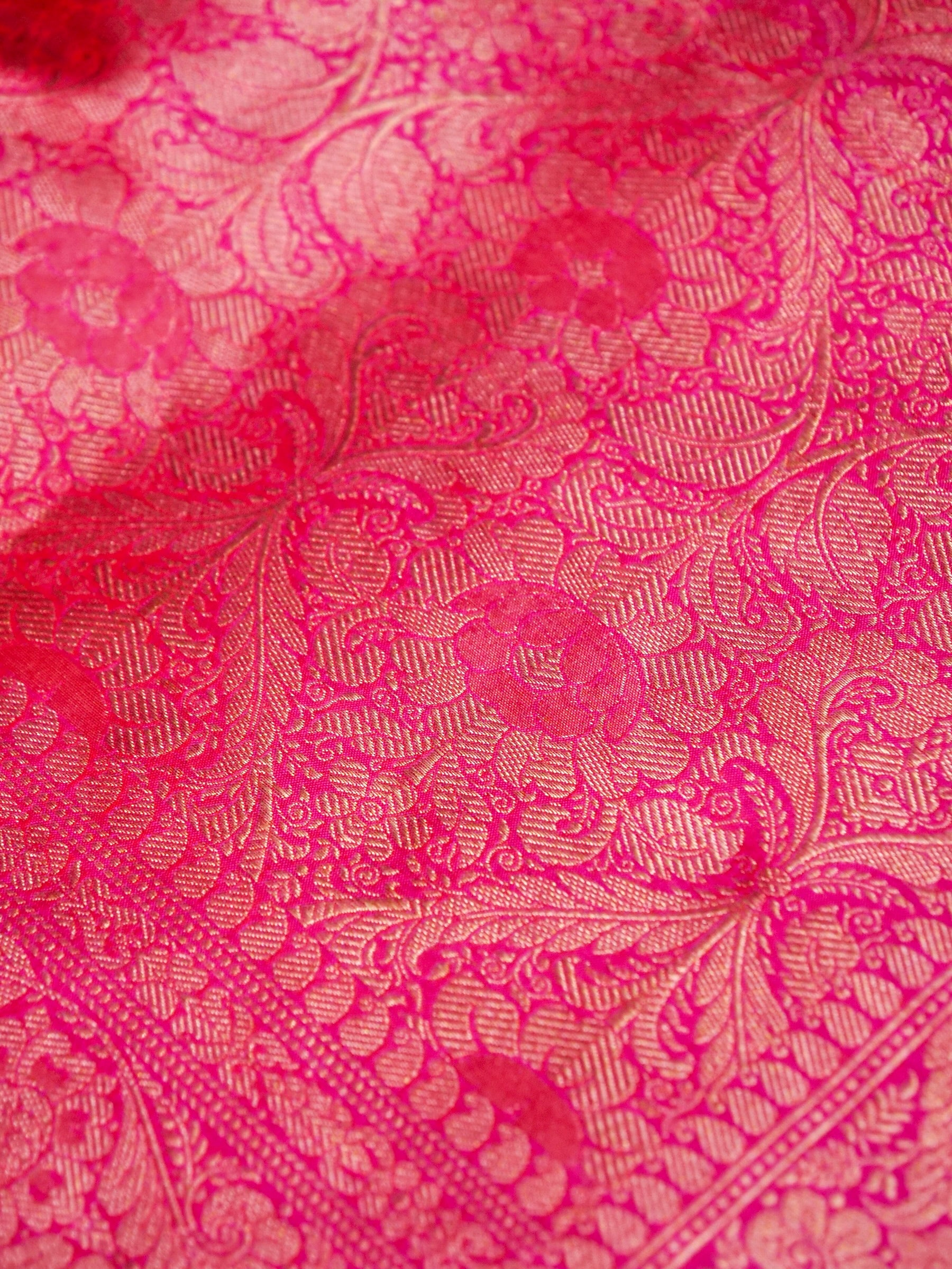 Banarasi Katan Silk Zari Tanchoi Handwoven Saree in Coral Pink