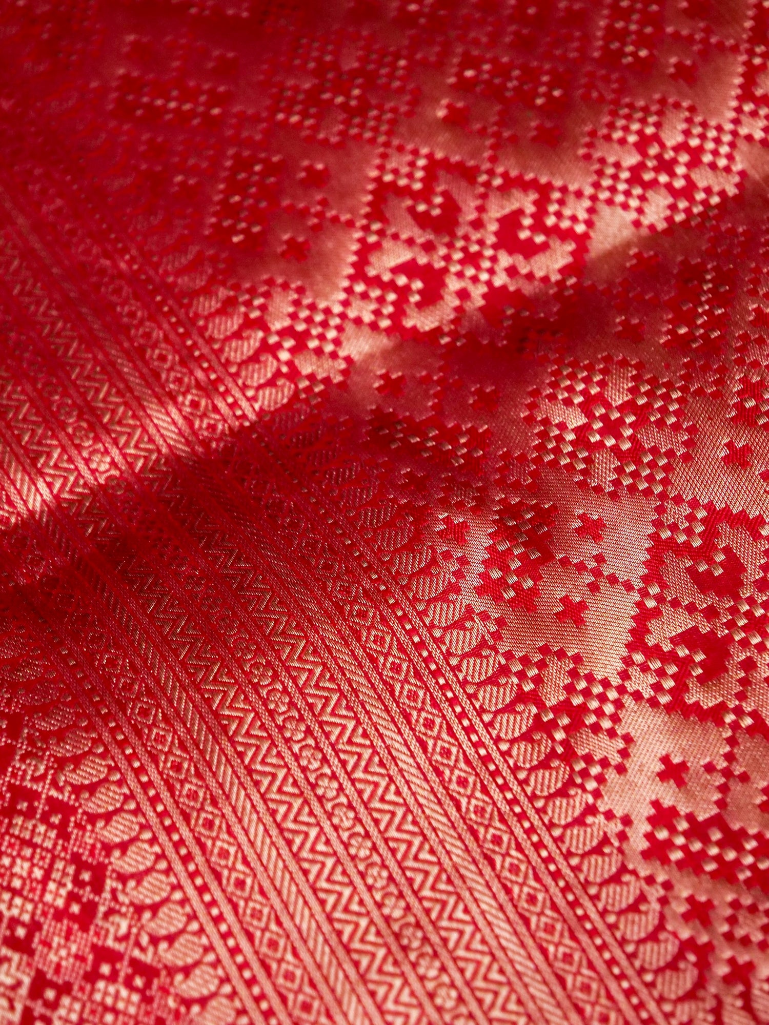 Banarasi Katan Silk Zari Tanchoi Handwoven Saree in Crimson Red - Khinkhwab