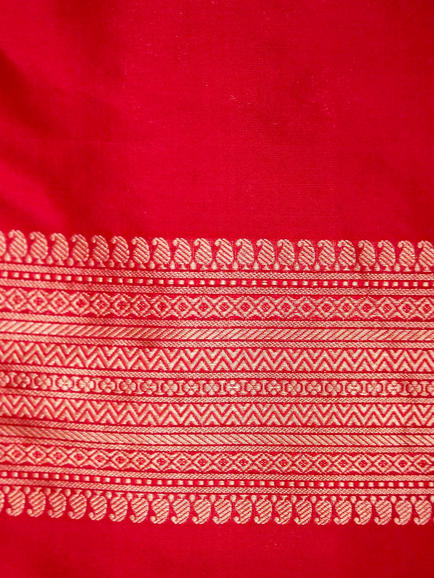 Banarasi Katan Silk Zari Tanchoi Handwoven Saree in Crimson Red - Khinkhwab