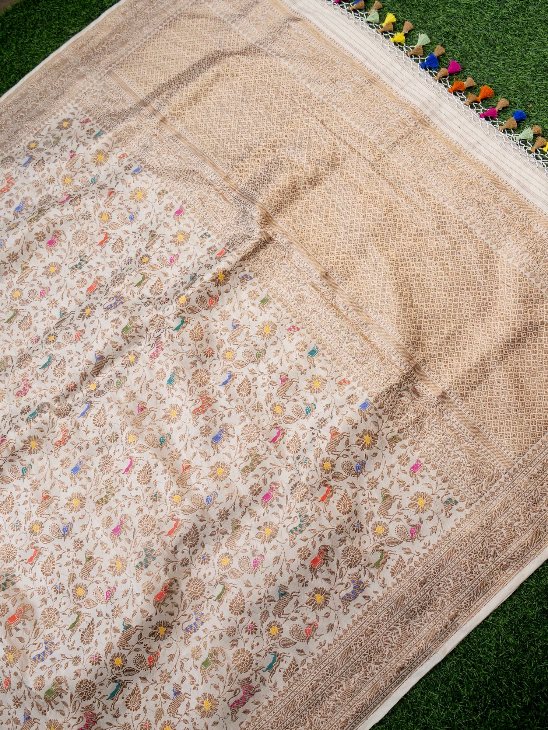 Handloom Banarasi Katan Silk Kadwa Shikargah Dupatta with Antique Zari