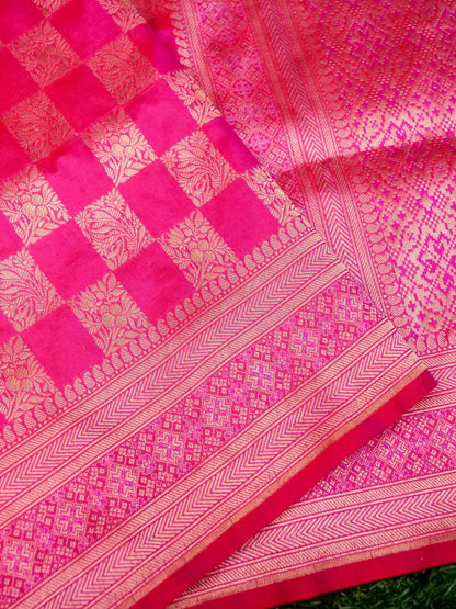 Banarasi Katan Silk Zari Tanchoi Handwoven Saree in Rani Pink - Khinkhwab