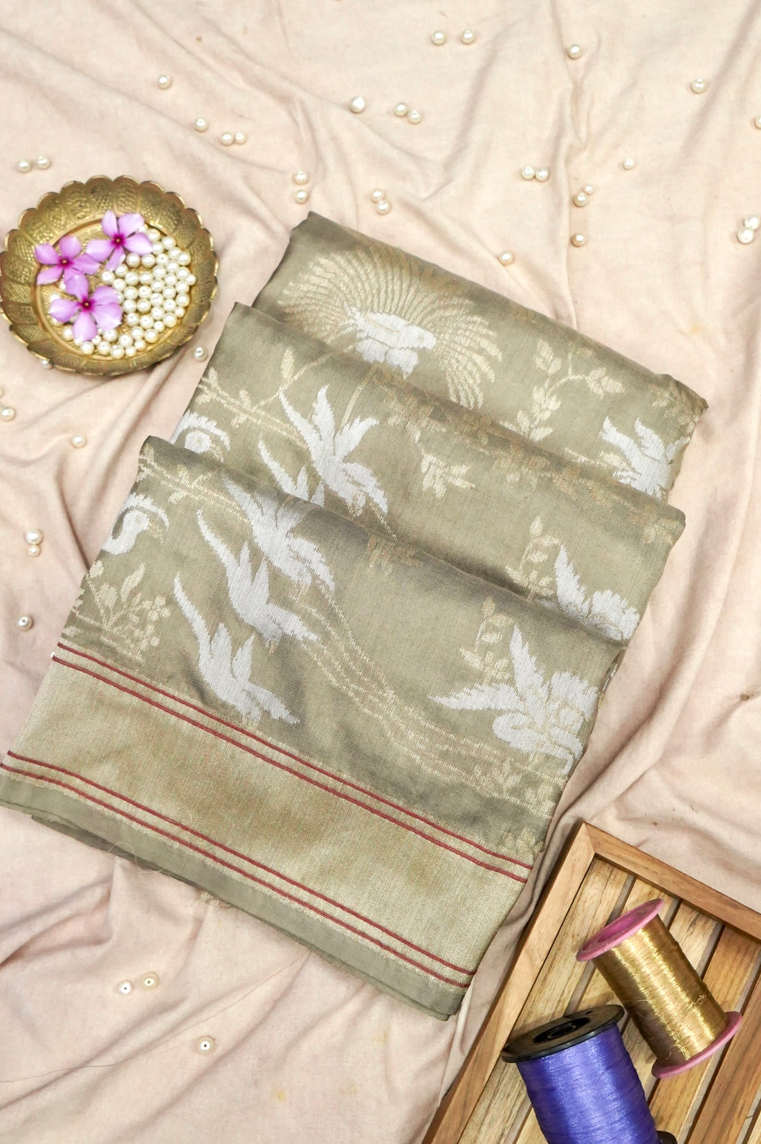 Banarasi Katan Silk Handwoven Saree in Pale Gold | Bulbul - Khinkhwab