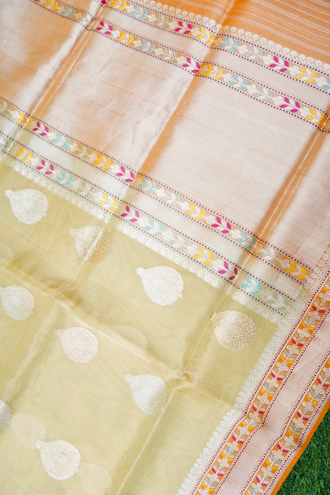 Banarasi Kora Tissue Kadwa Handloom Saree | Pistachio